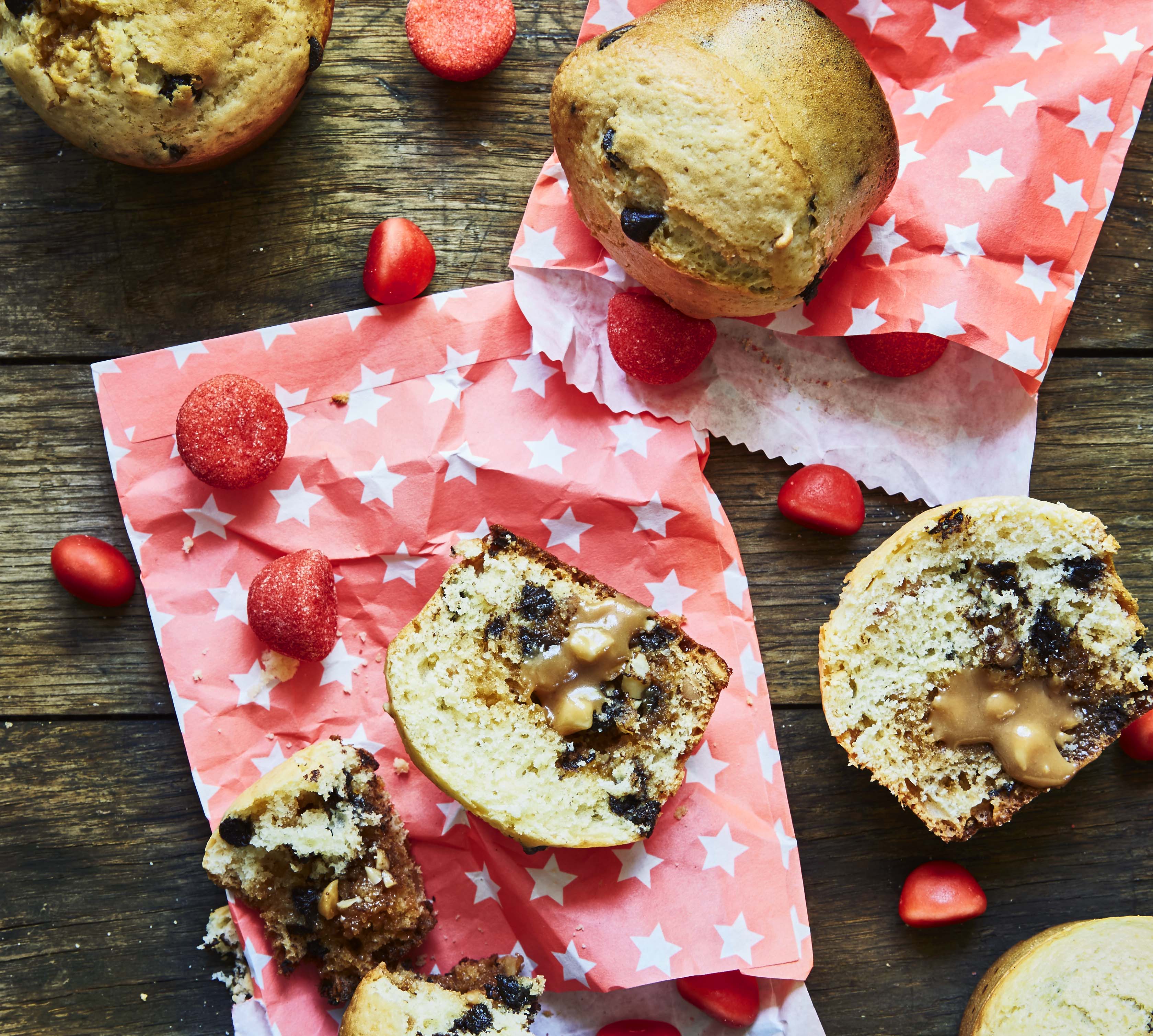 Unglaubliche Muffins mit Erdnüssen, Karamell und Schokolade