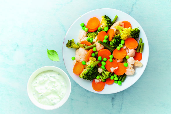 Verduras al vapor con salsa de yogur