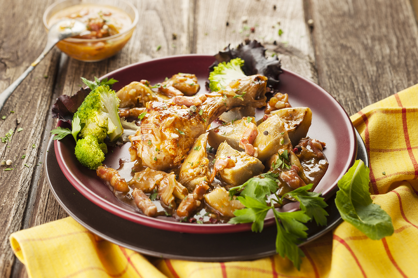 Pollo con alcachofas
