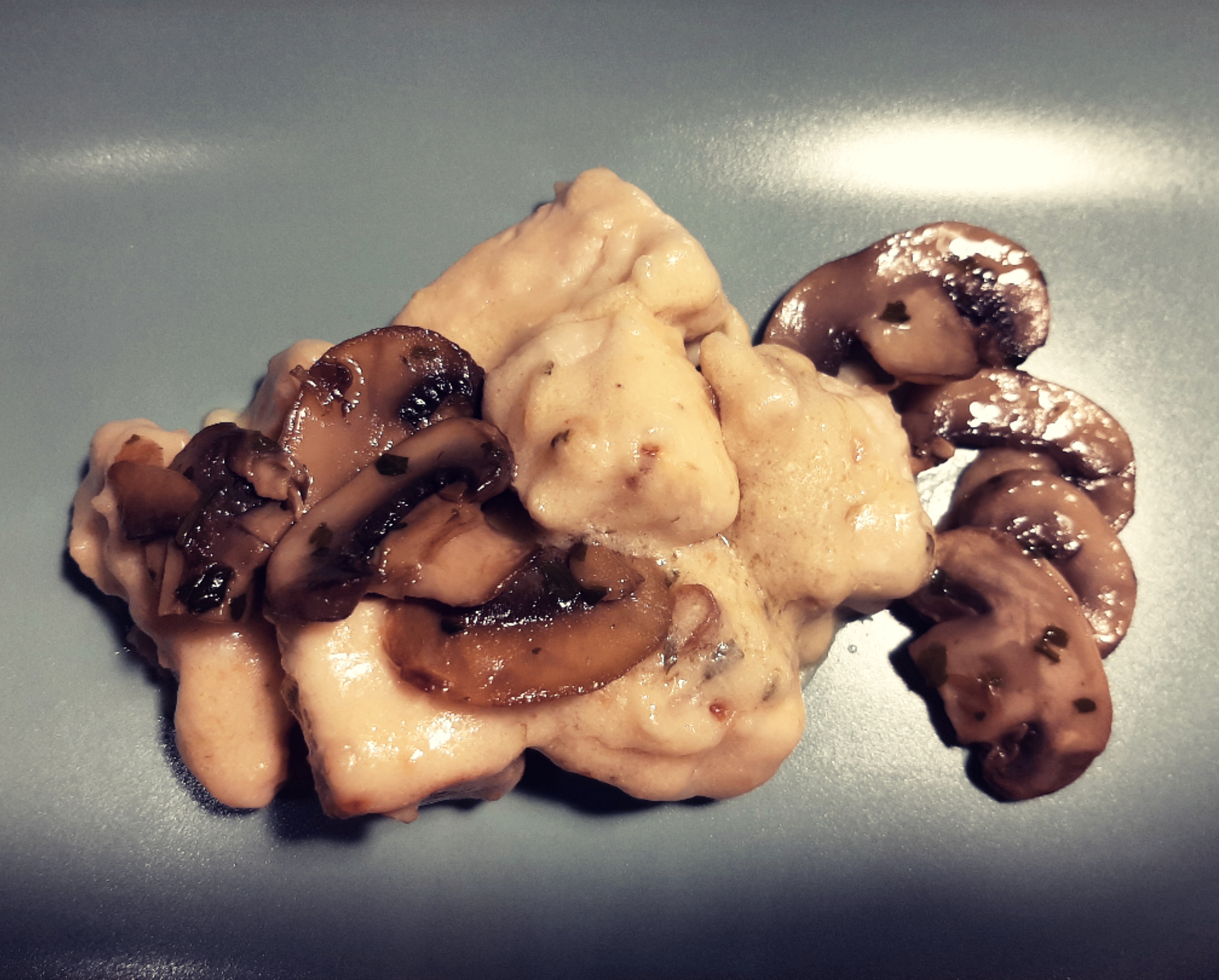 Pollo cremoso ai funghi