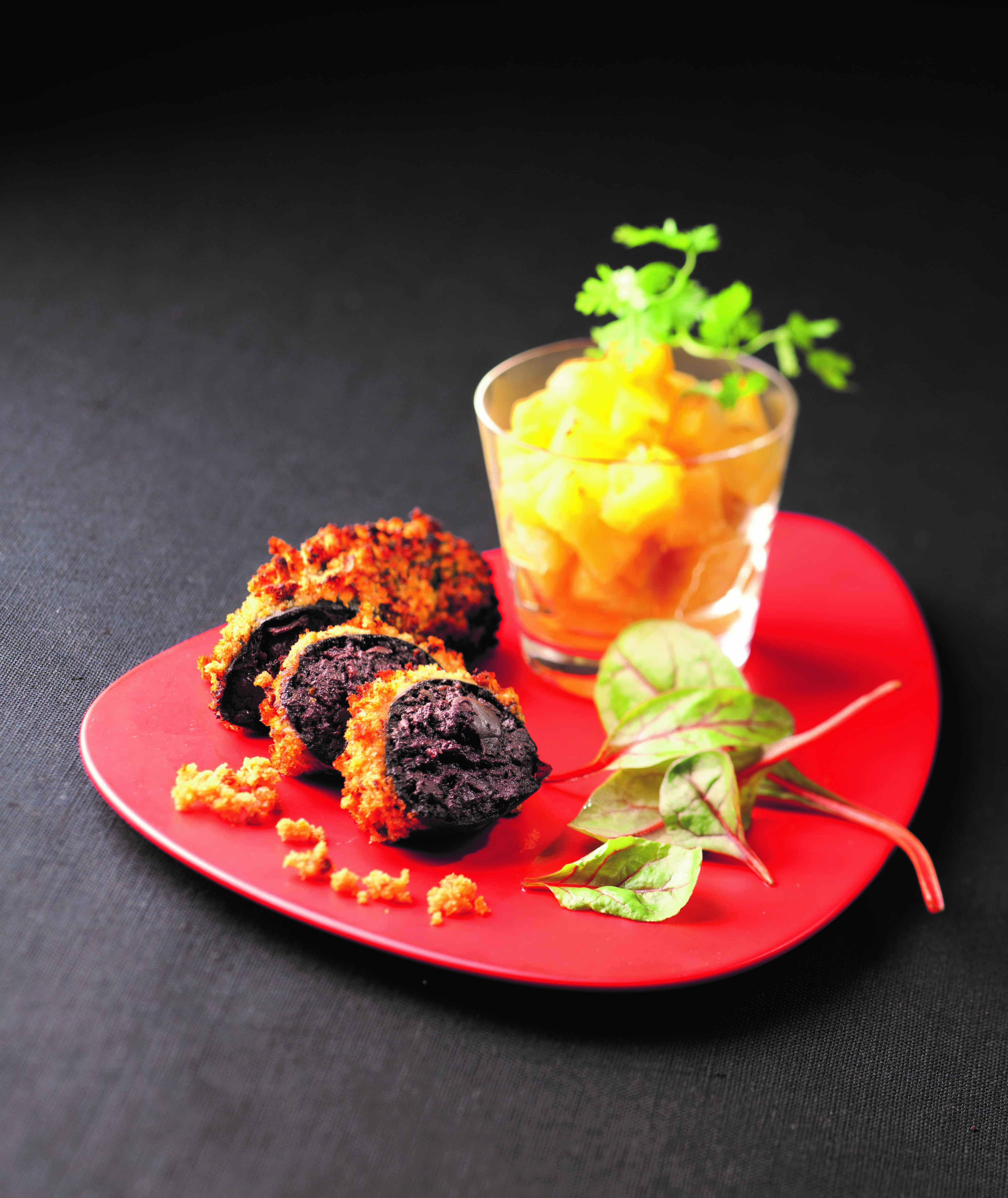 Blutpudding, Pfefferkuchen und Ananas-Kompott