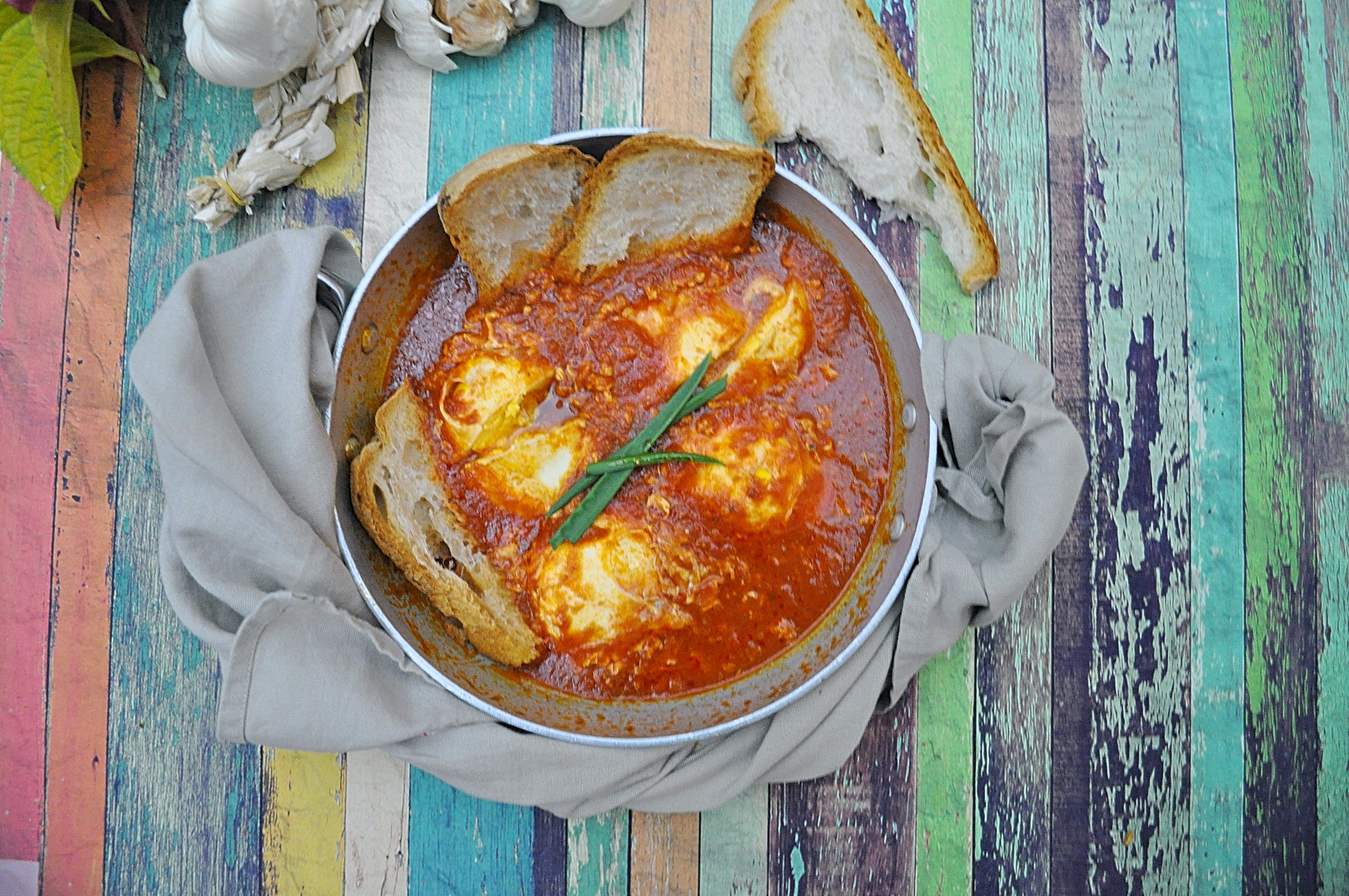 Uova al pomodoro