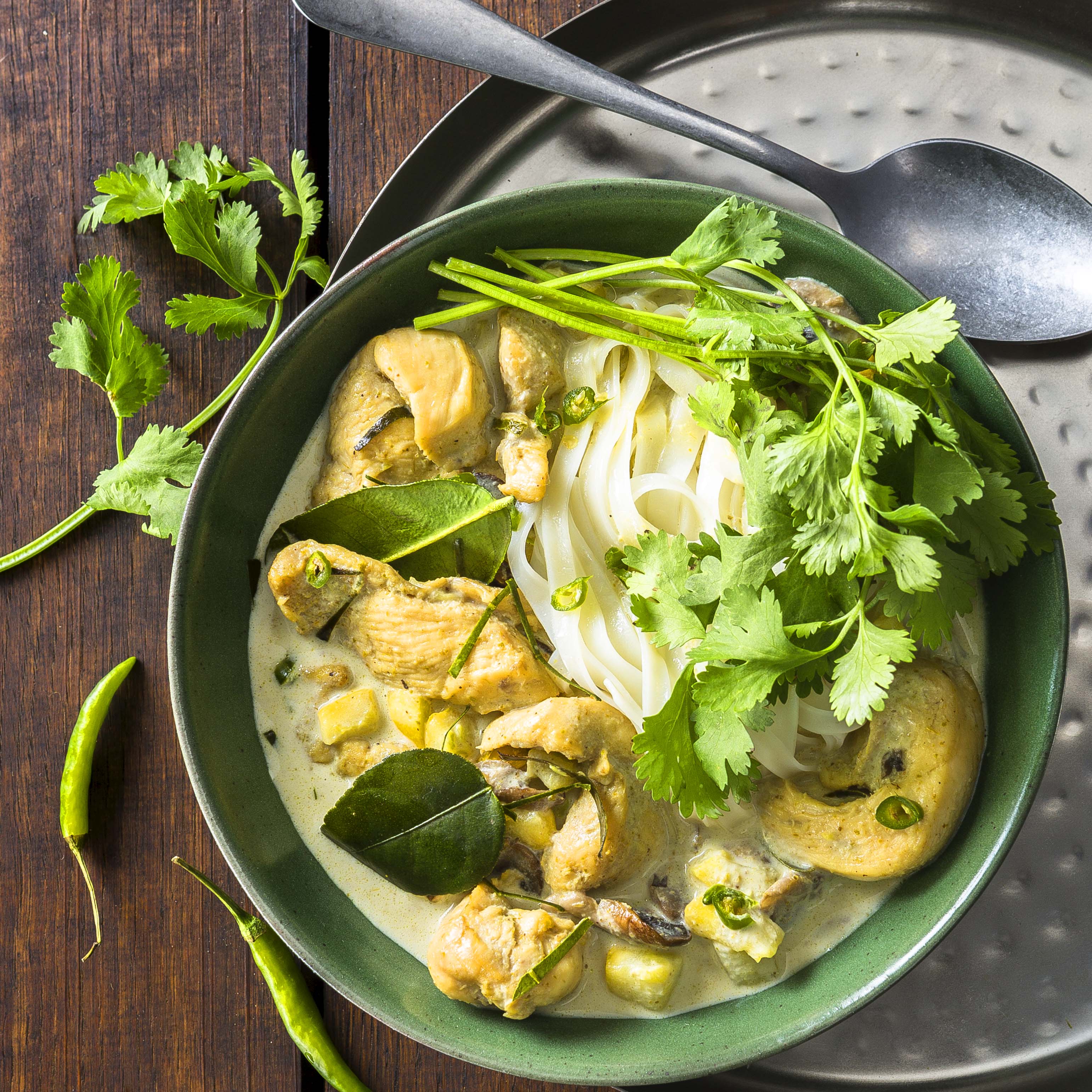 Grünes Thai-Curry mit Hähnchen