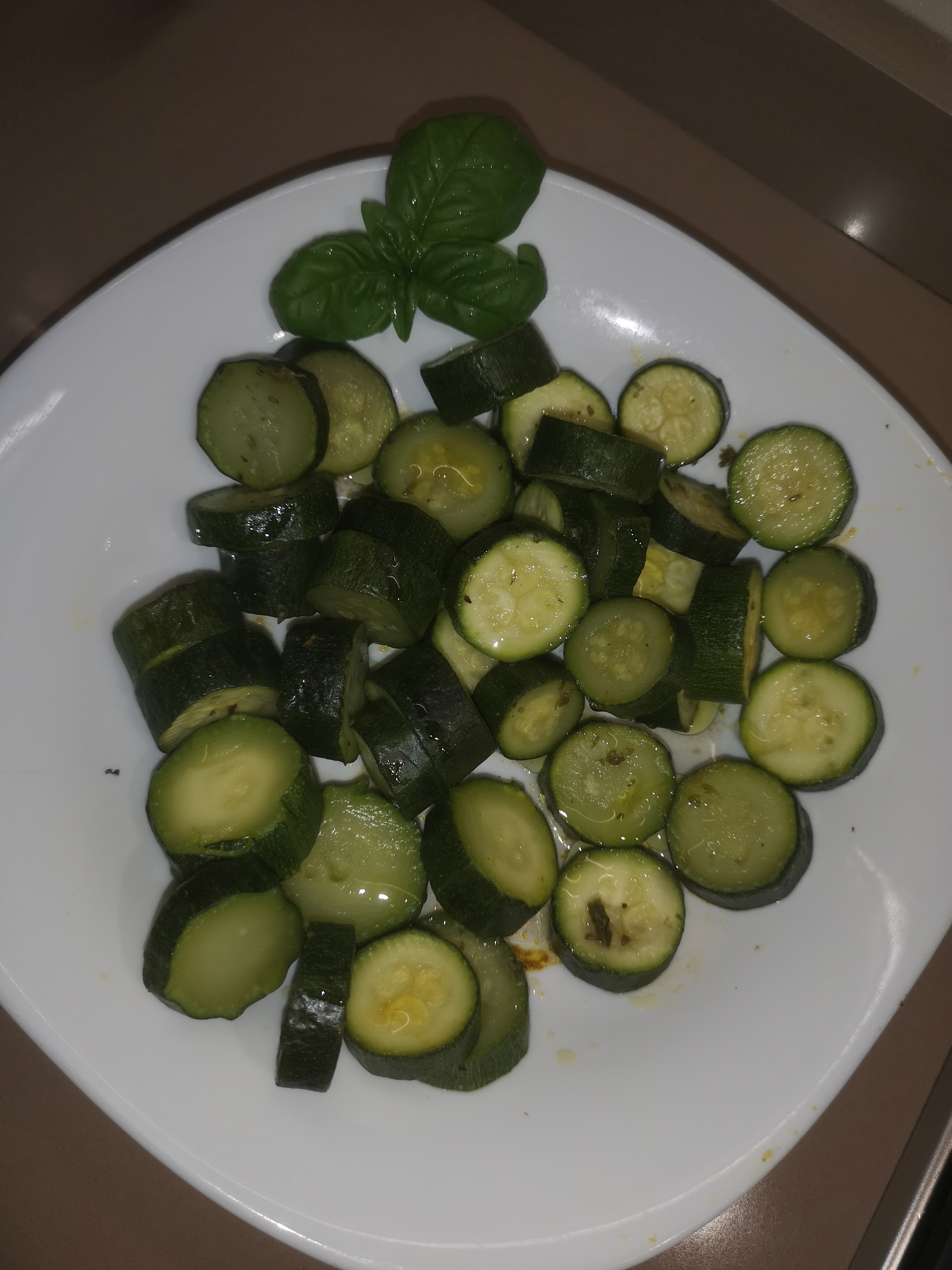 Zucchine insaporite al vapore
