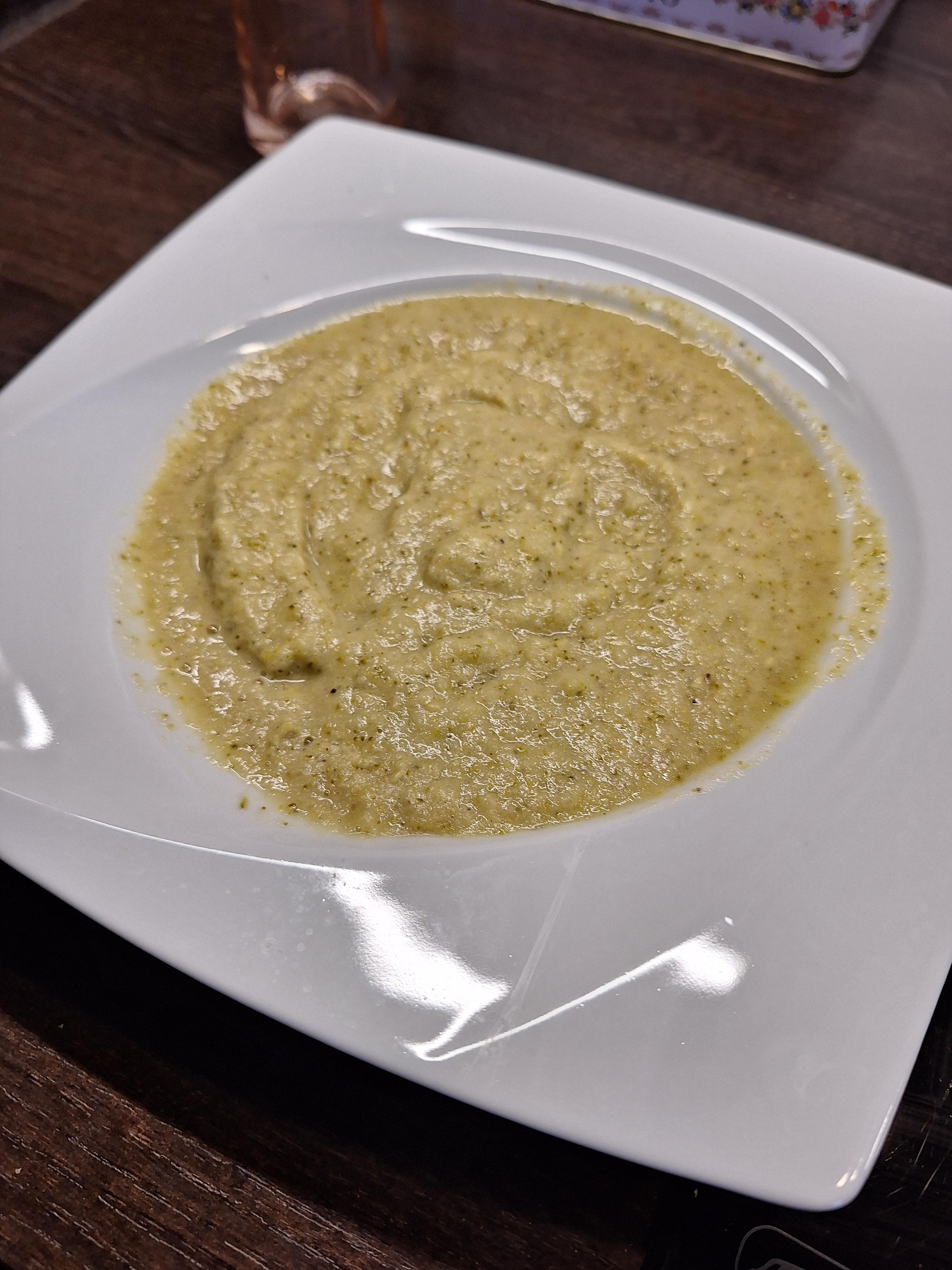 Crema de brocoli estilo Asia