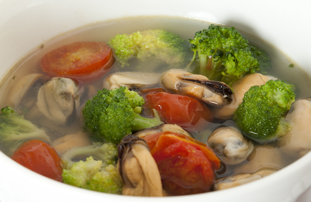 Zuppa di cozze e verdure