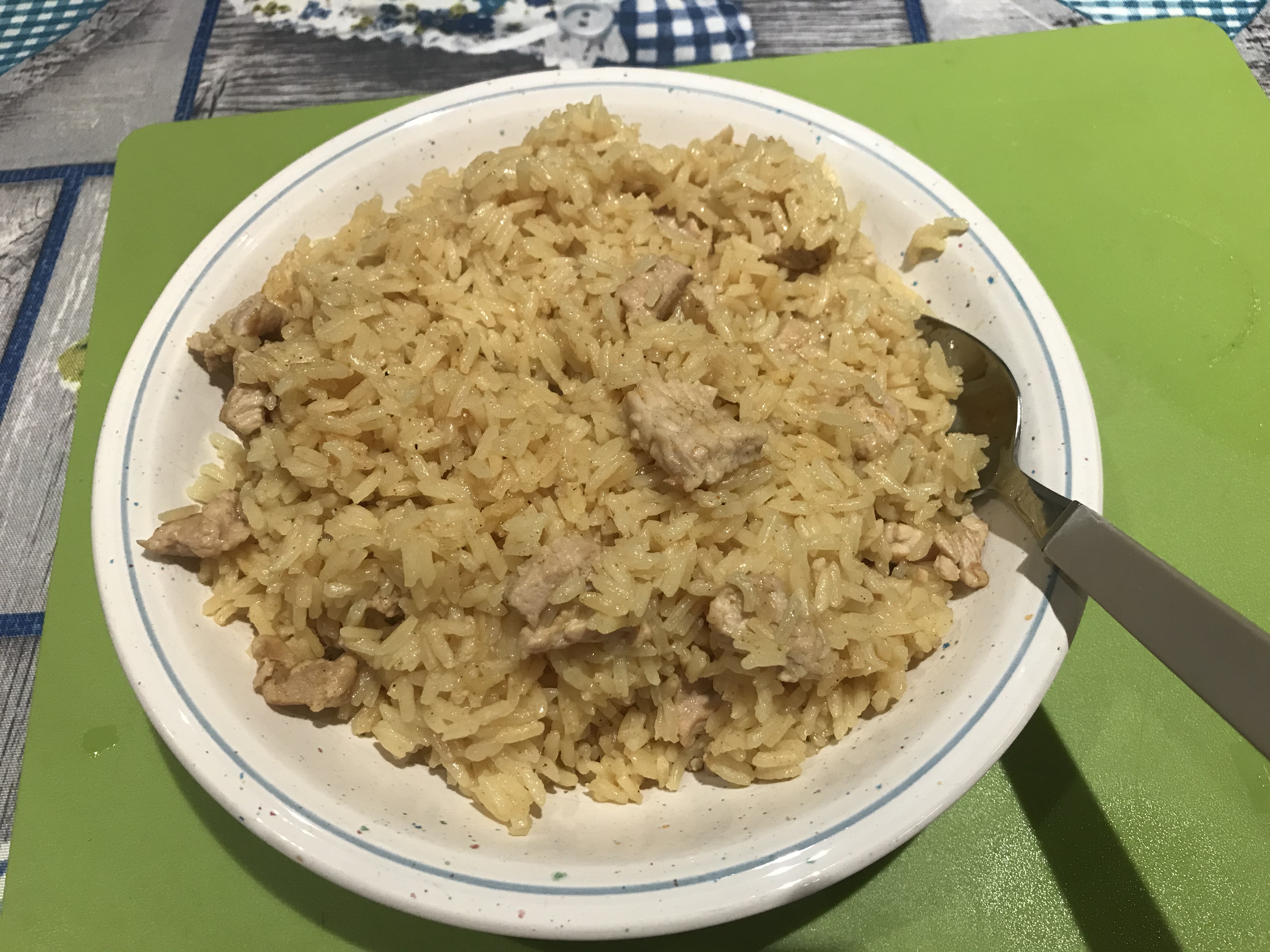 Pollo con riso al curry