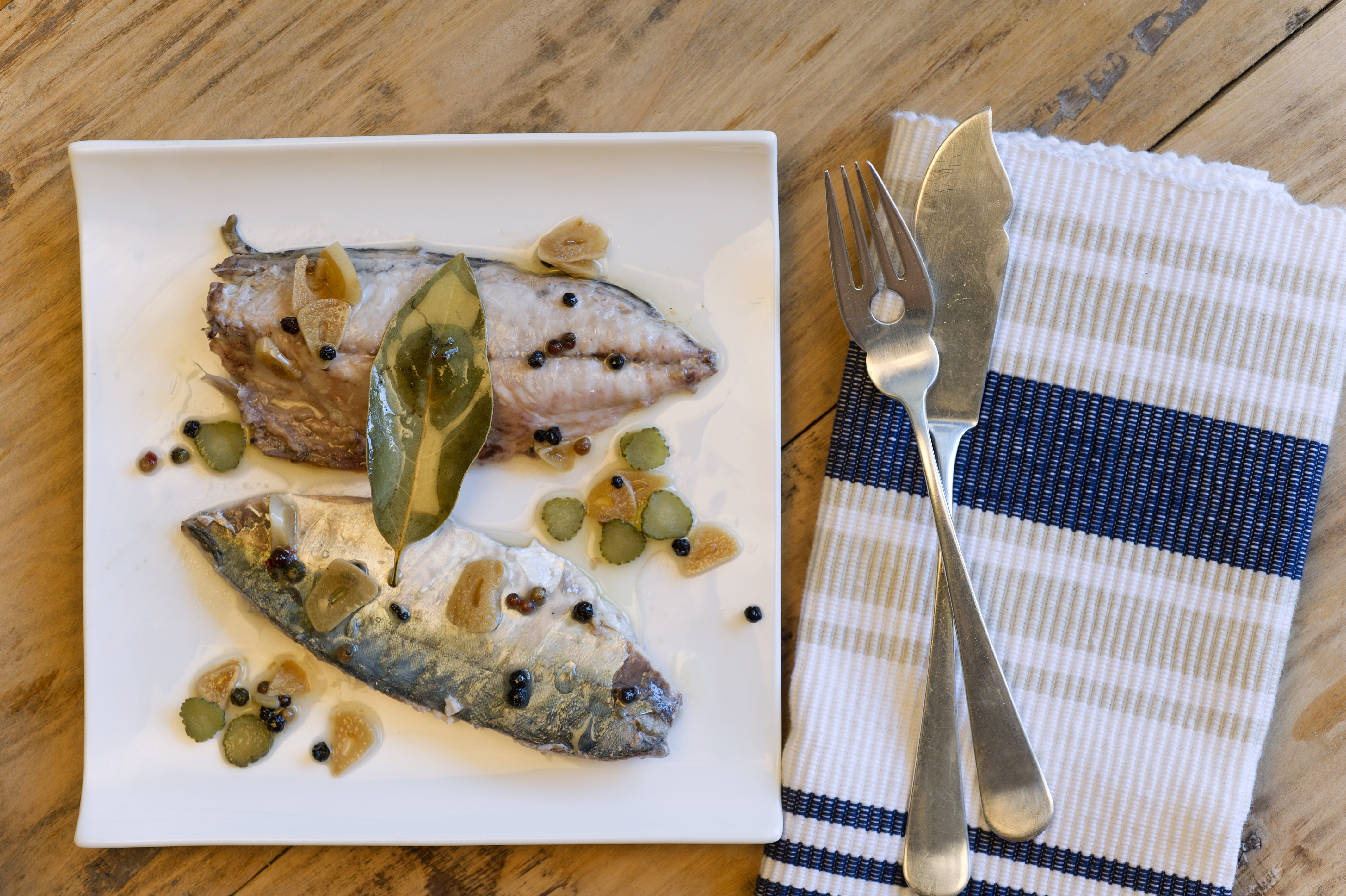 Caballa en escabeche de café