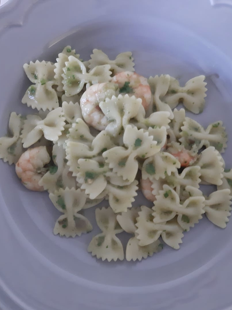 Farfalle zucchine e gamberetti