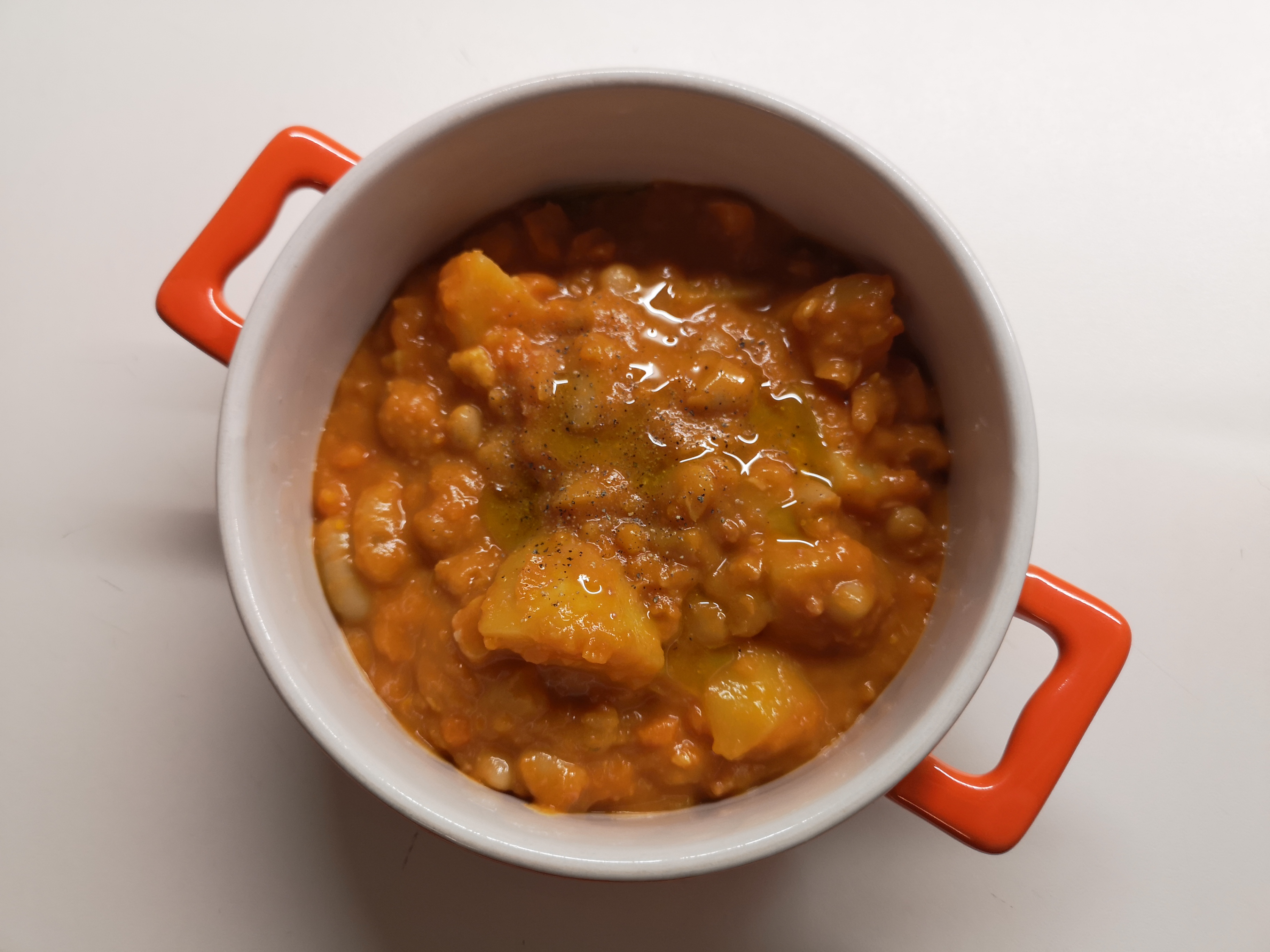 Zuppa patate e fagioli
