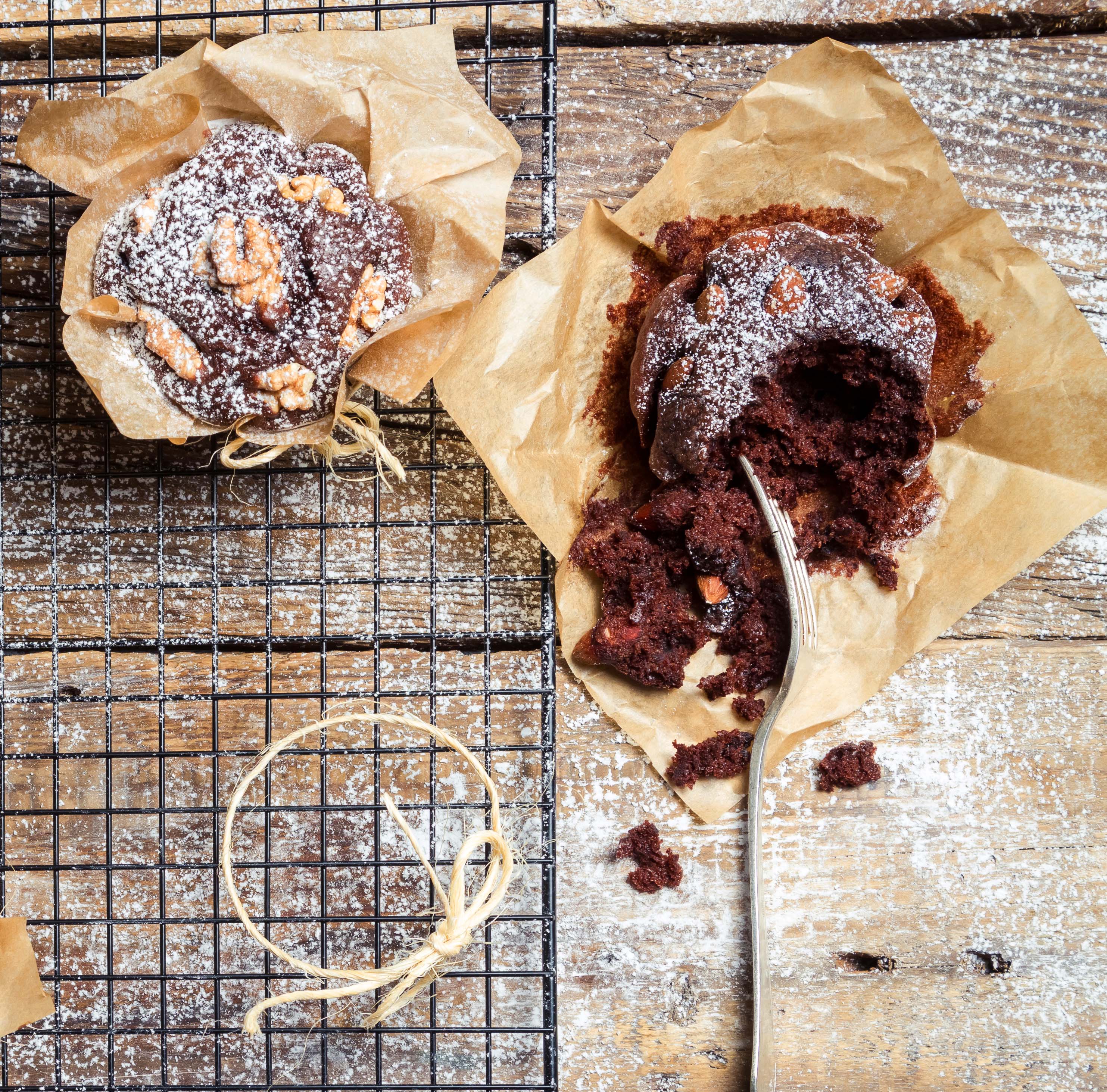 Cupcakes met chocolade en noten