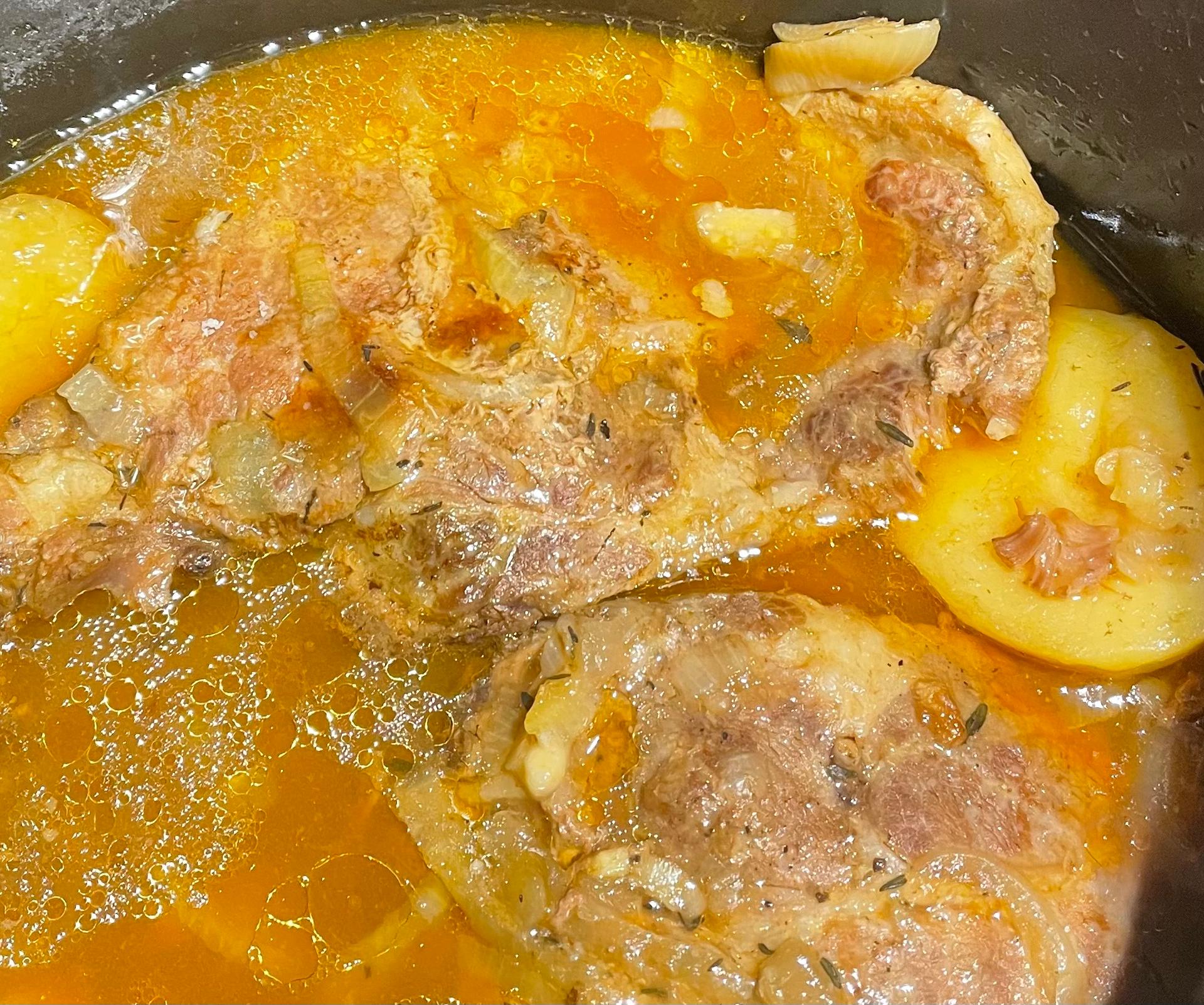 Côte De Porc Pomme De Terre Cocotte En Fonte Côtes de porc et pommes de terre fondantes au thym - Recette Cookeo