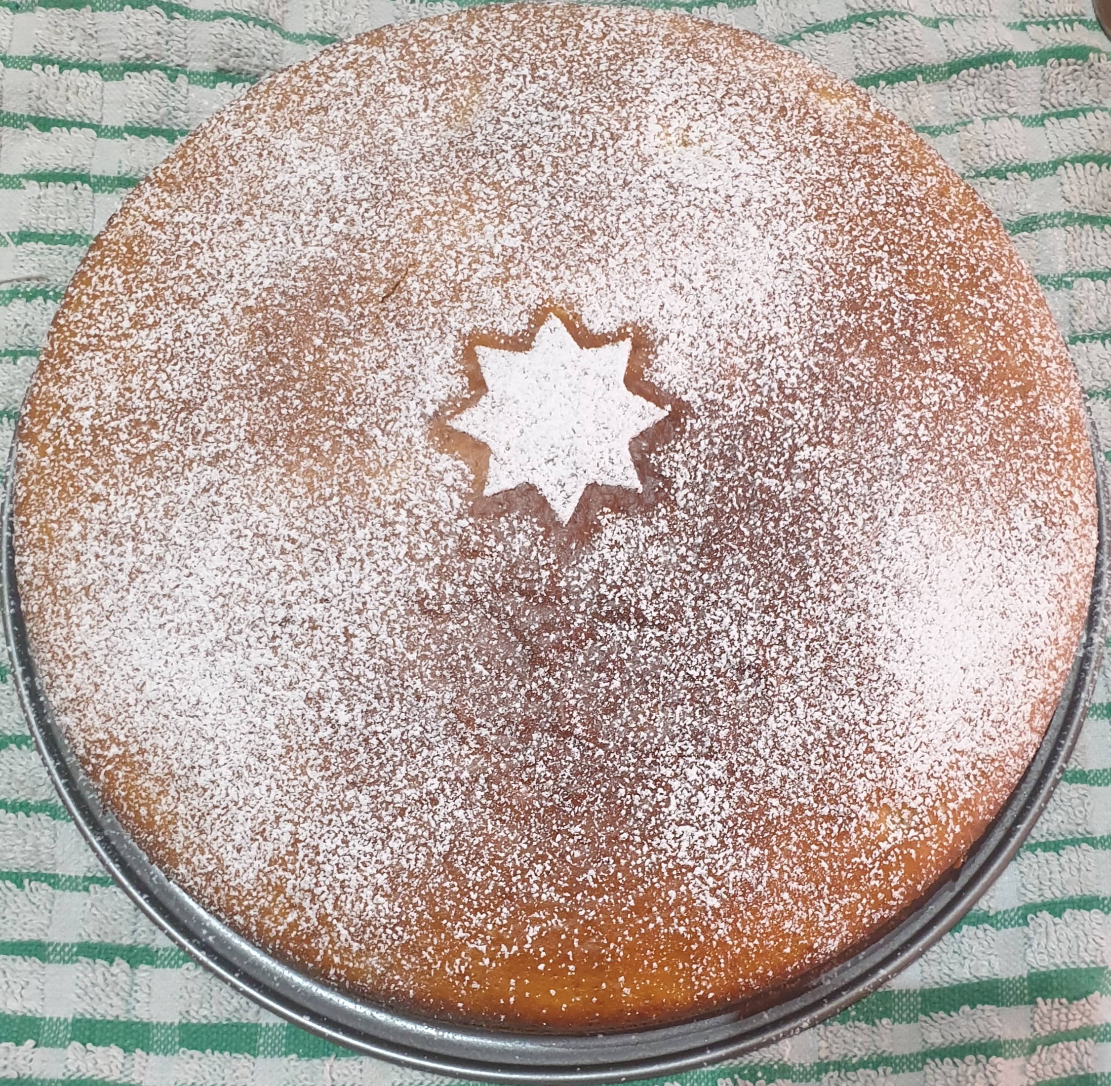 TORTA YOGURT,BANANA,GRANELLA DI NOCCIOLA
