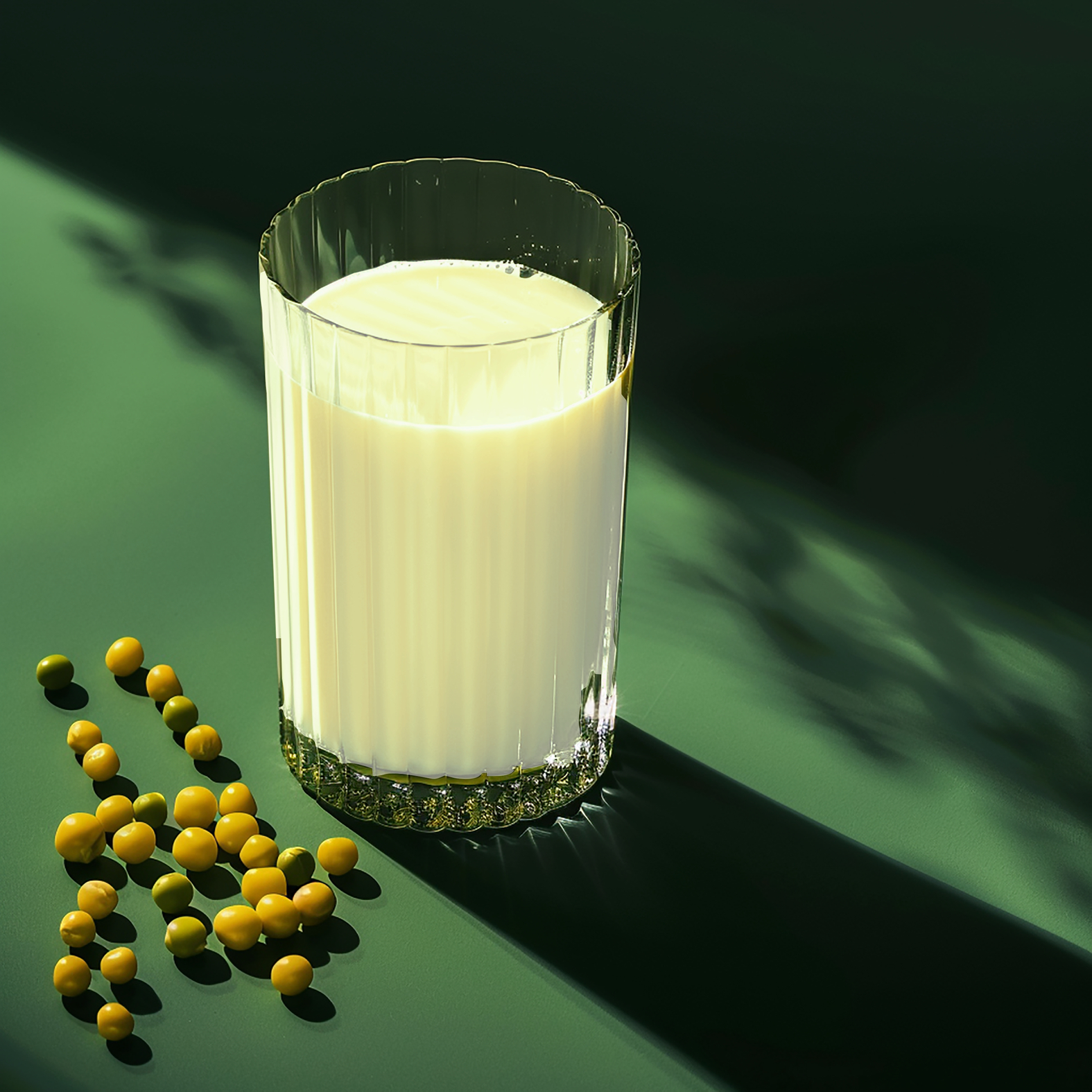 Bevanda vegetale ai piselli gialli