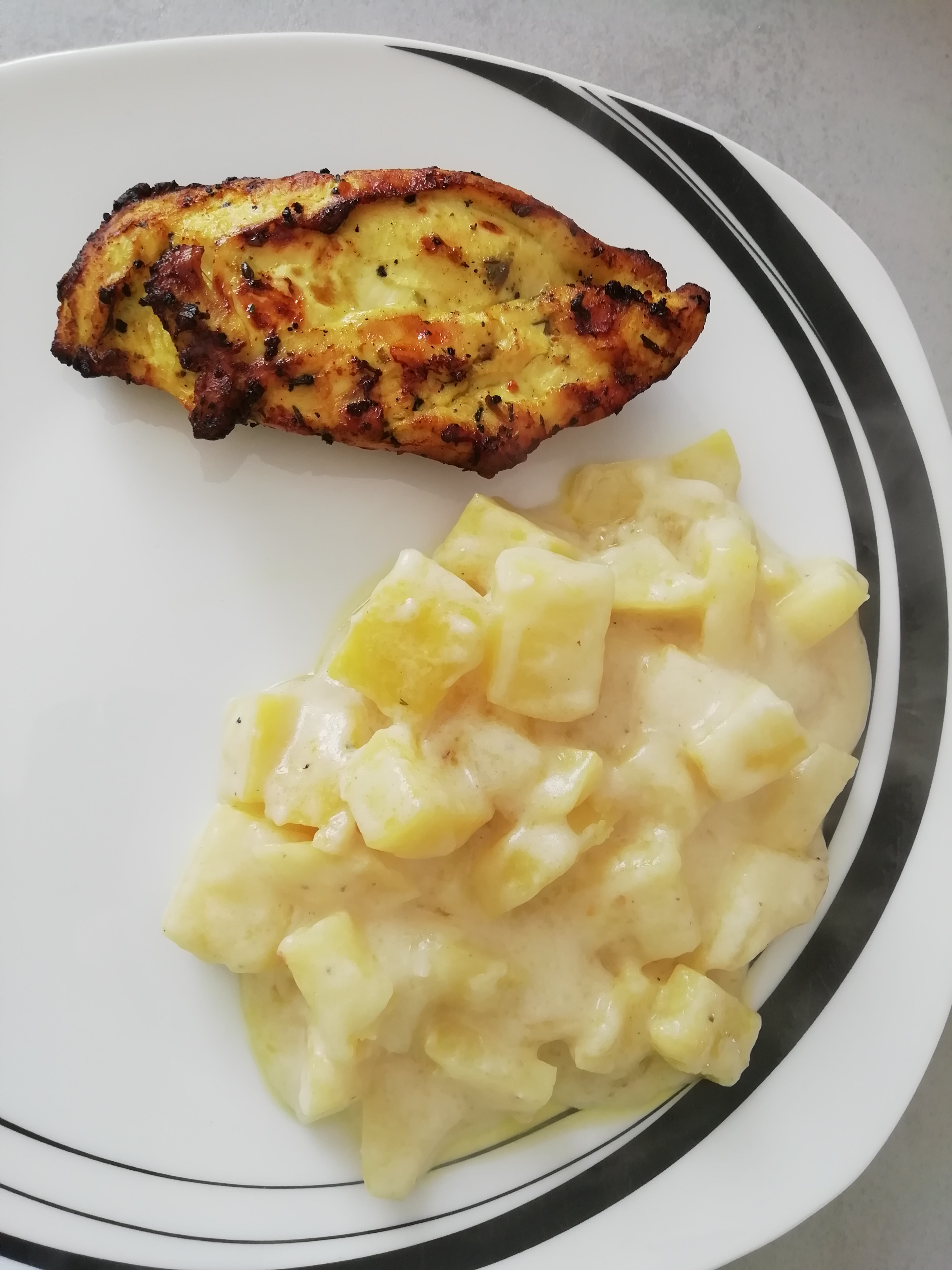Bechamel-Kartoffeln mit Hühnchenbrust