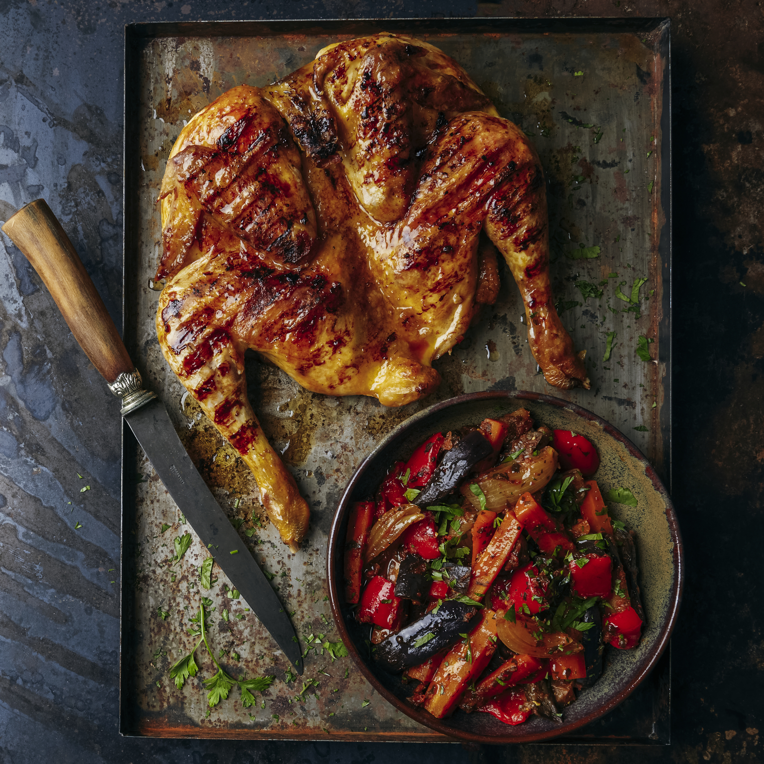 Tabaka georgiana de pollo y verduras