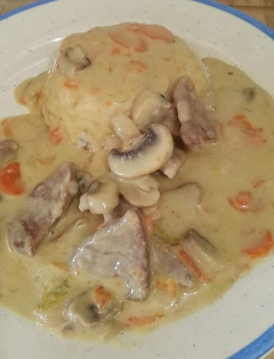 RAGÚ DE TERNERA