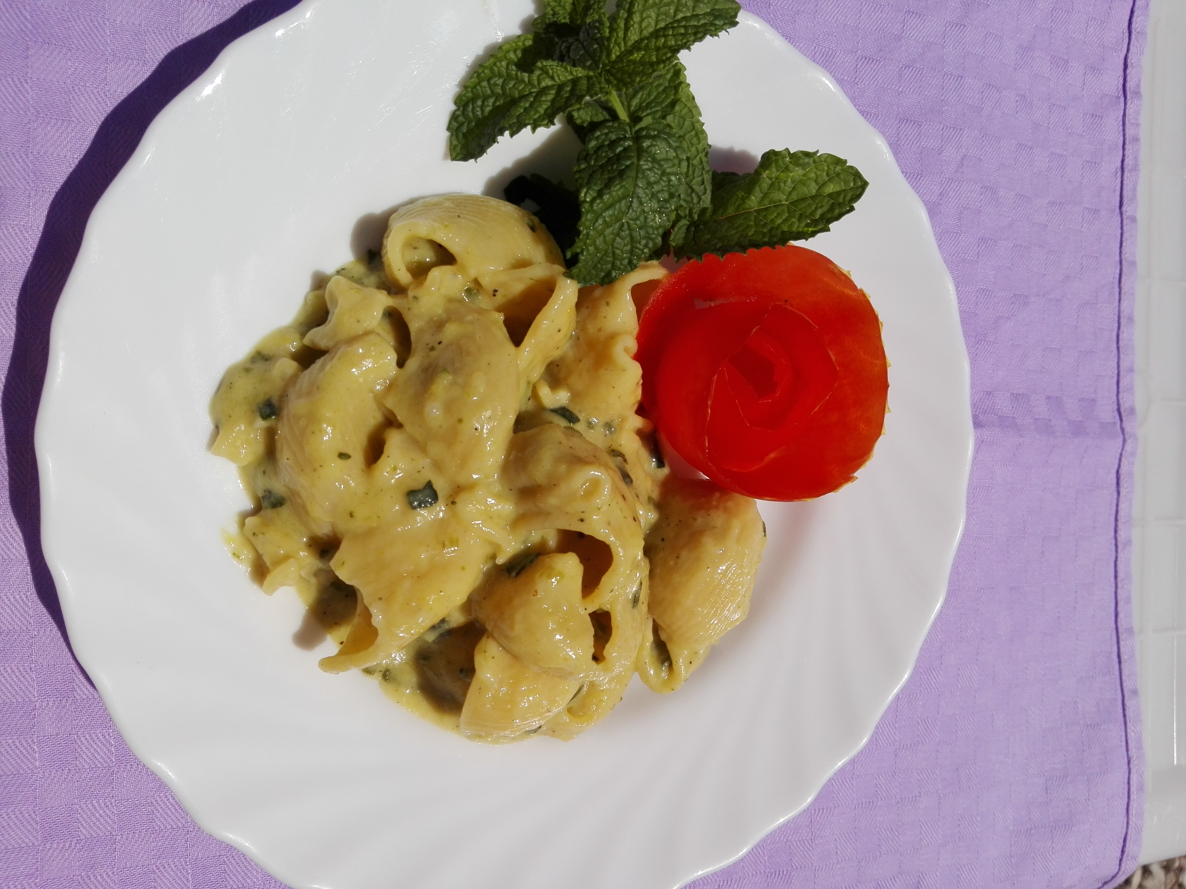 Conchiglie con zucchine cremose