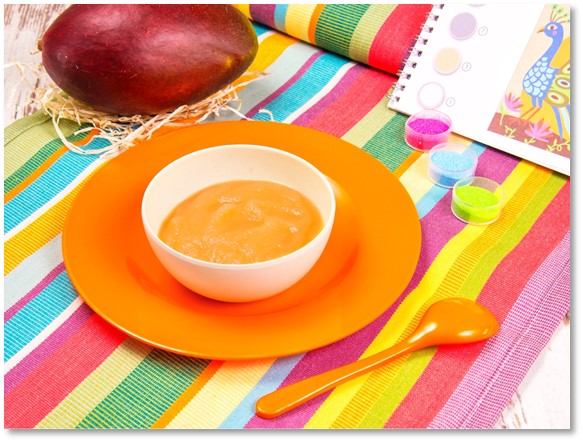 Batido de coco con frutas tropicales para bebé