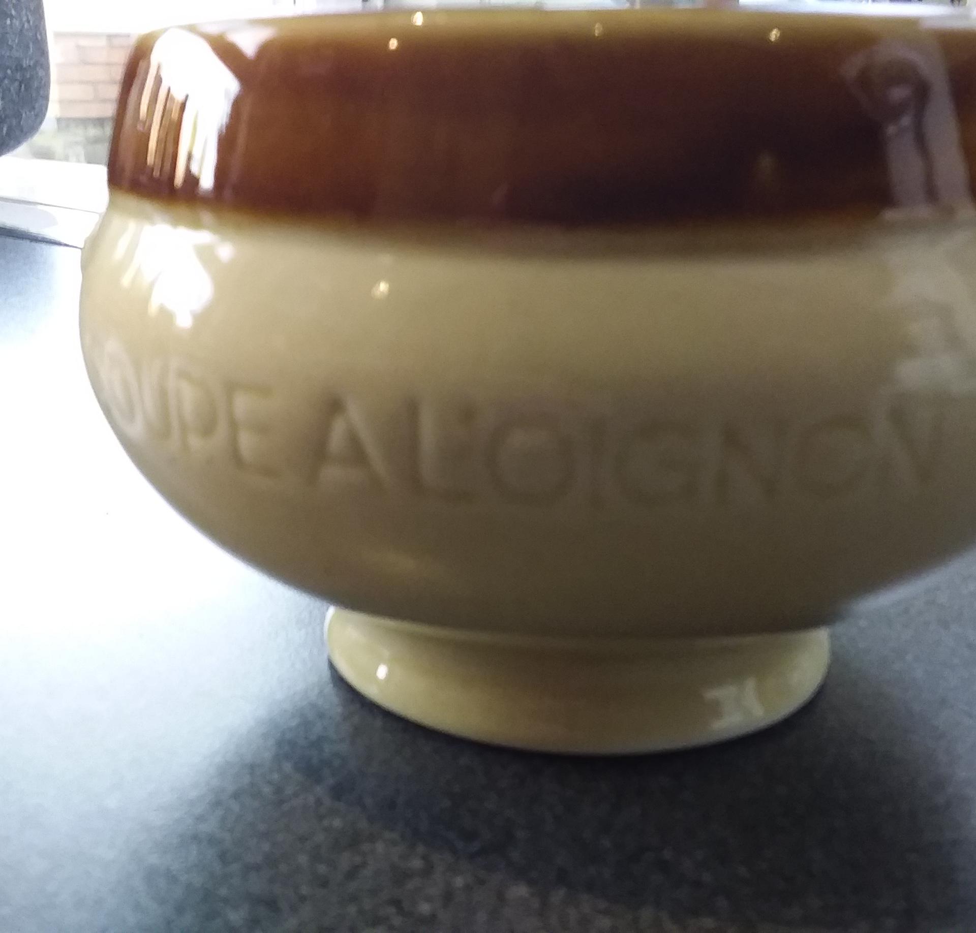 Soupe à la courgette, pomme de terre, oignons et vache qui rit