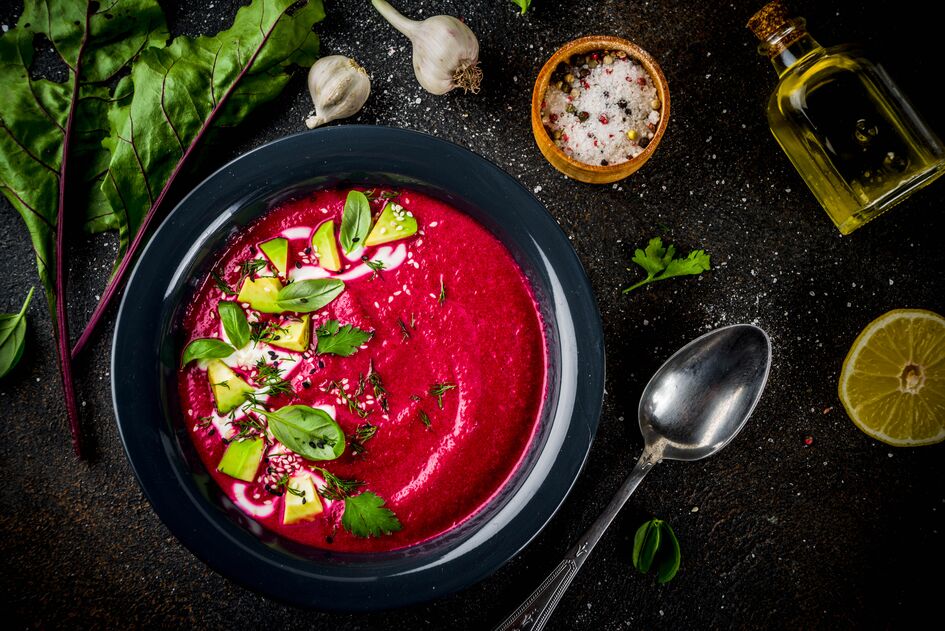 Gazpacho di barbabietola e basilico fresco