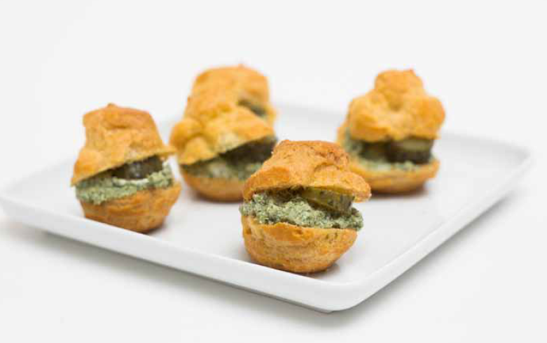 Bignè di ricotta, spinaci e cetrioli