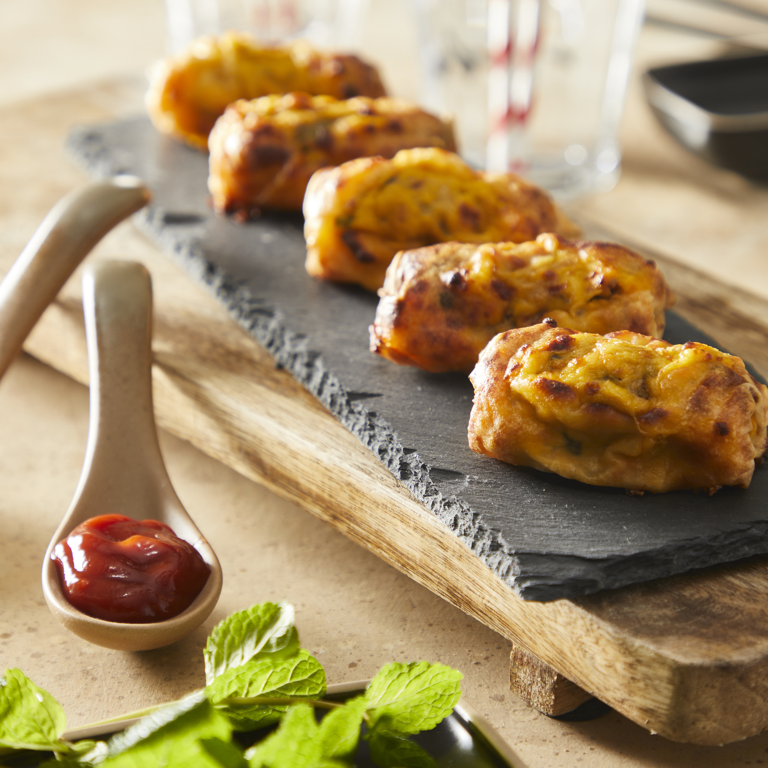 Rollitos primavera de hamburguesa con queso