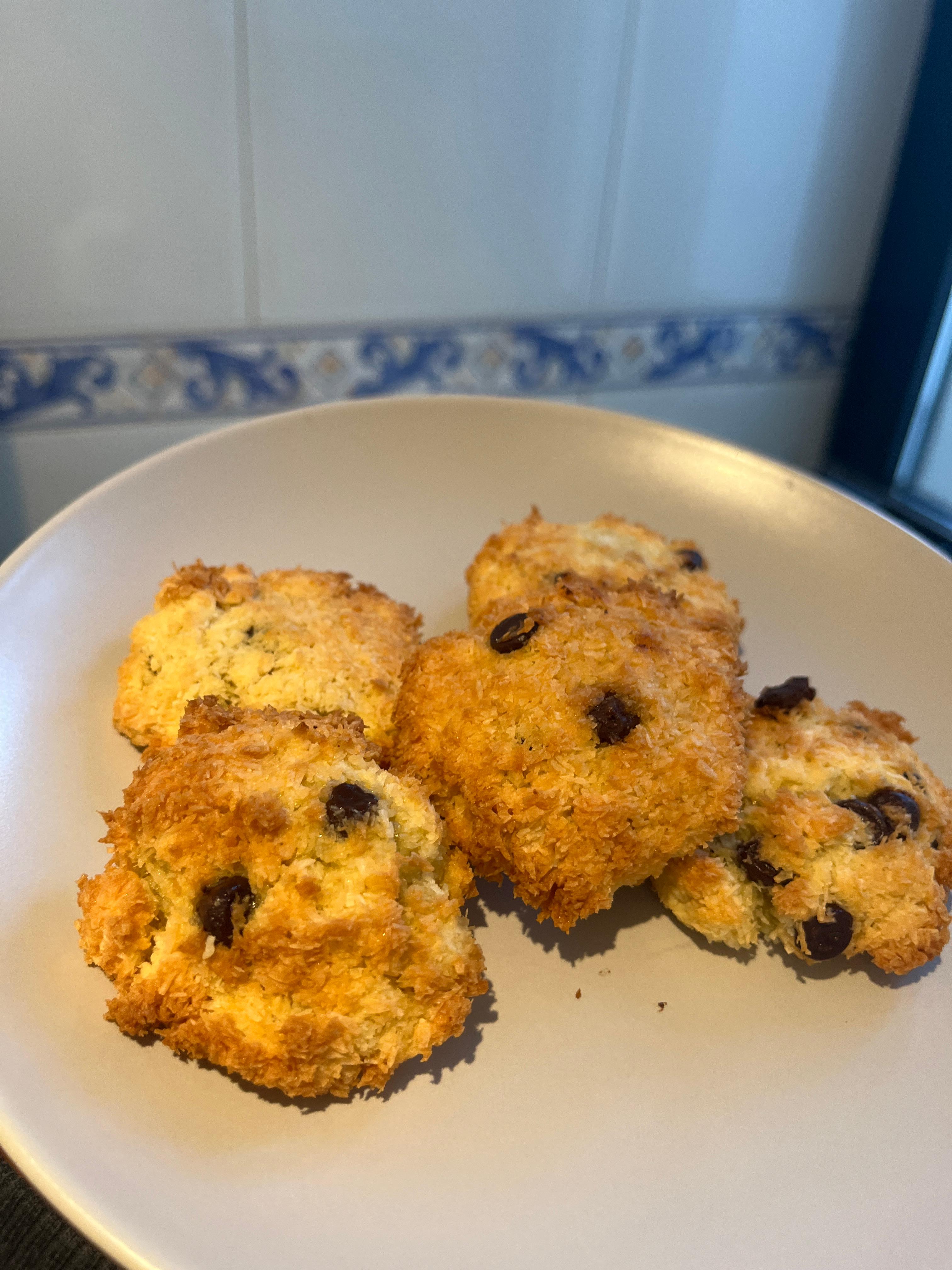Galletas de coco y chocolate sin harina