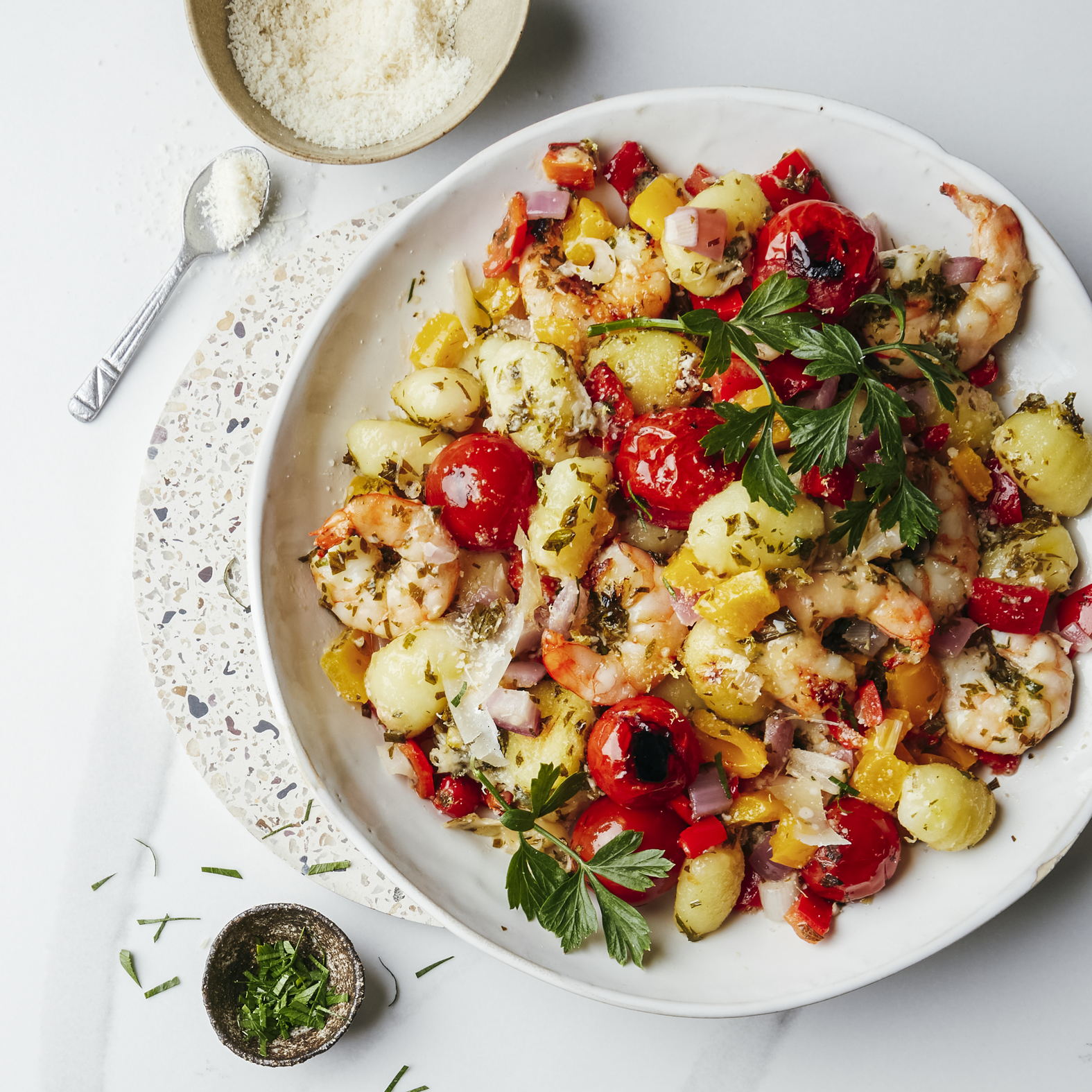 Gebakken gnocchi en garnalen