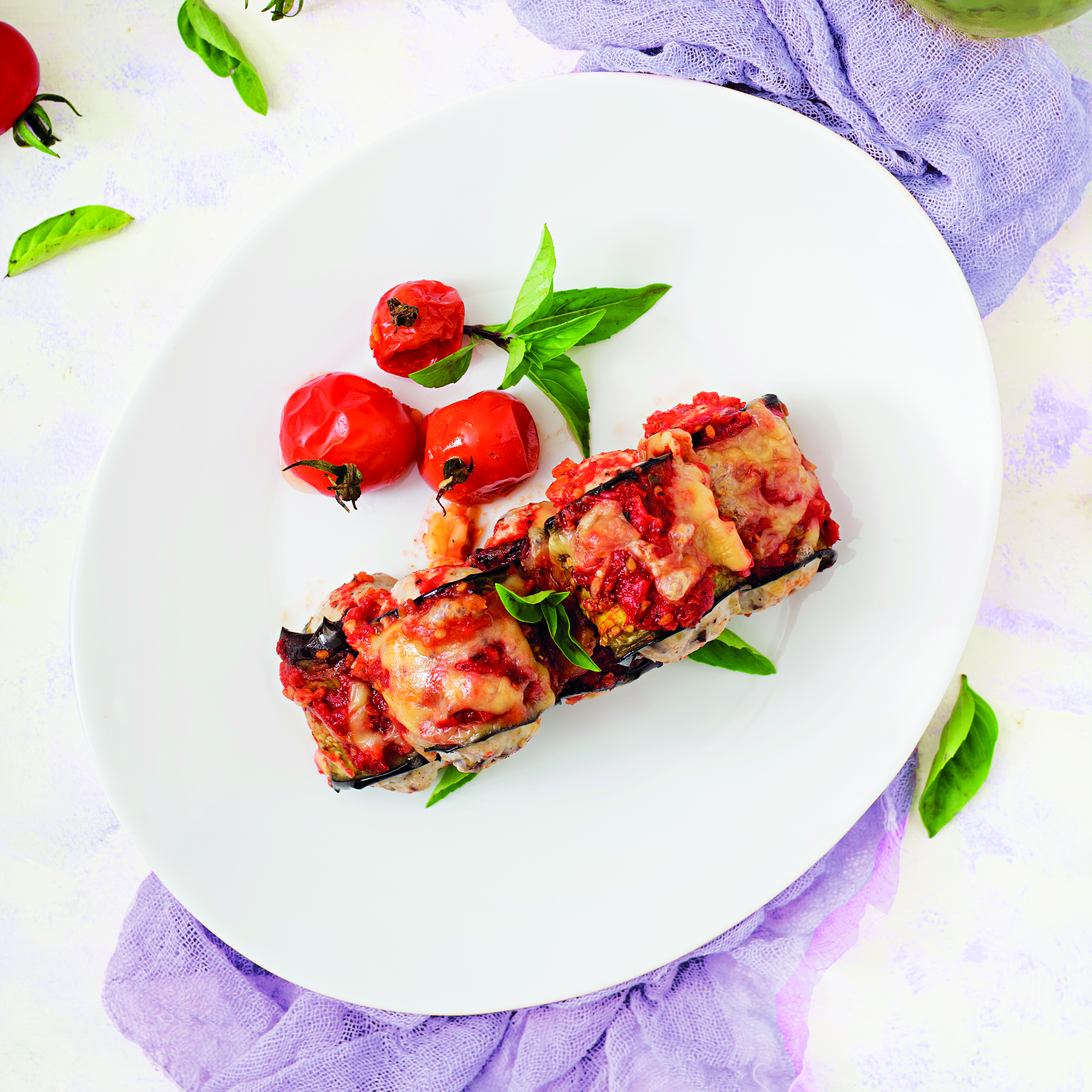 Rollitos de berenjena con mozzarella