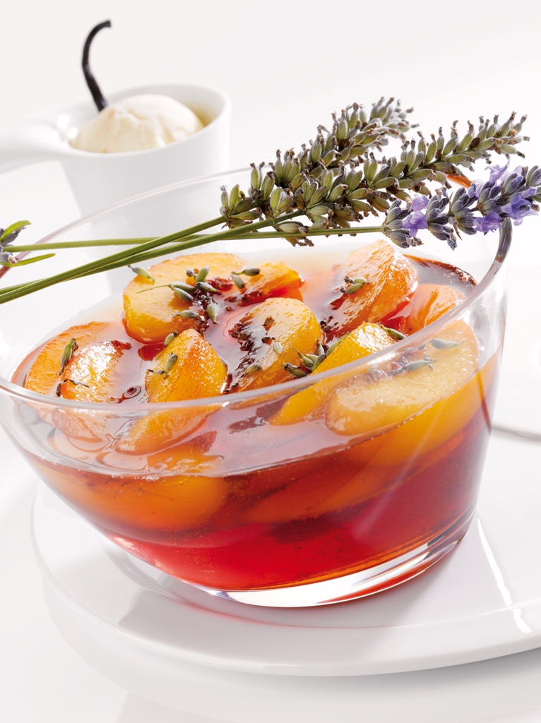 Nektarinen mit Lavendel