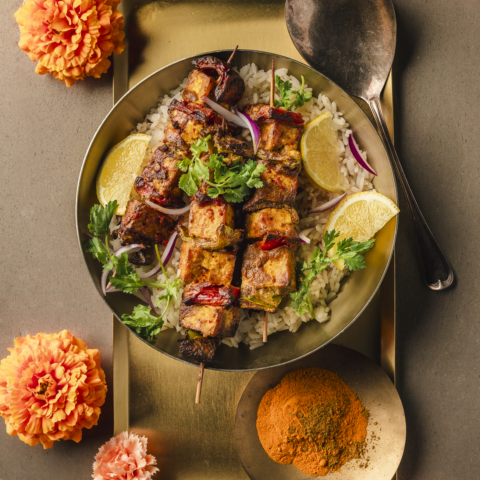 Brochetas de tofu al estilo Tika Masala