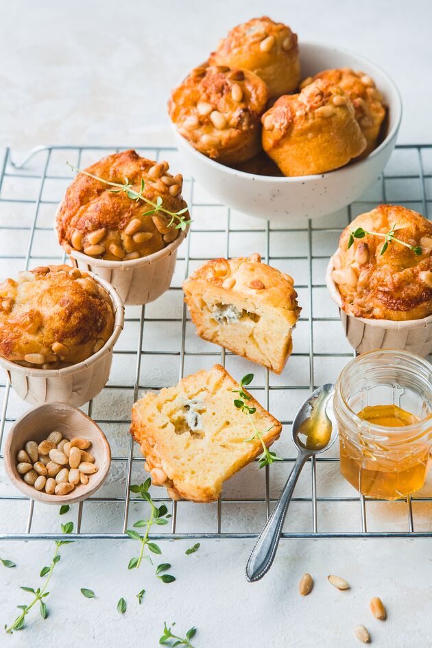 Muffins de queijo Gorgonzola, mel e alecrim