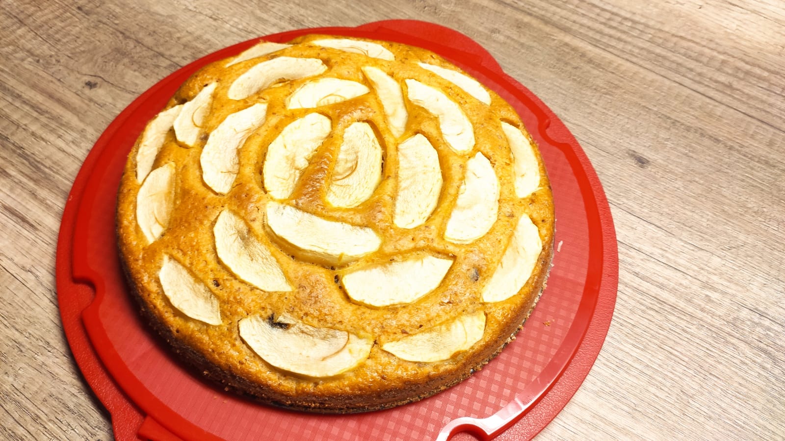 Torta vegana carote e mela