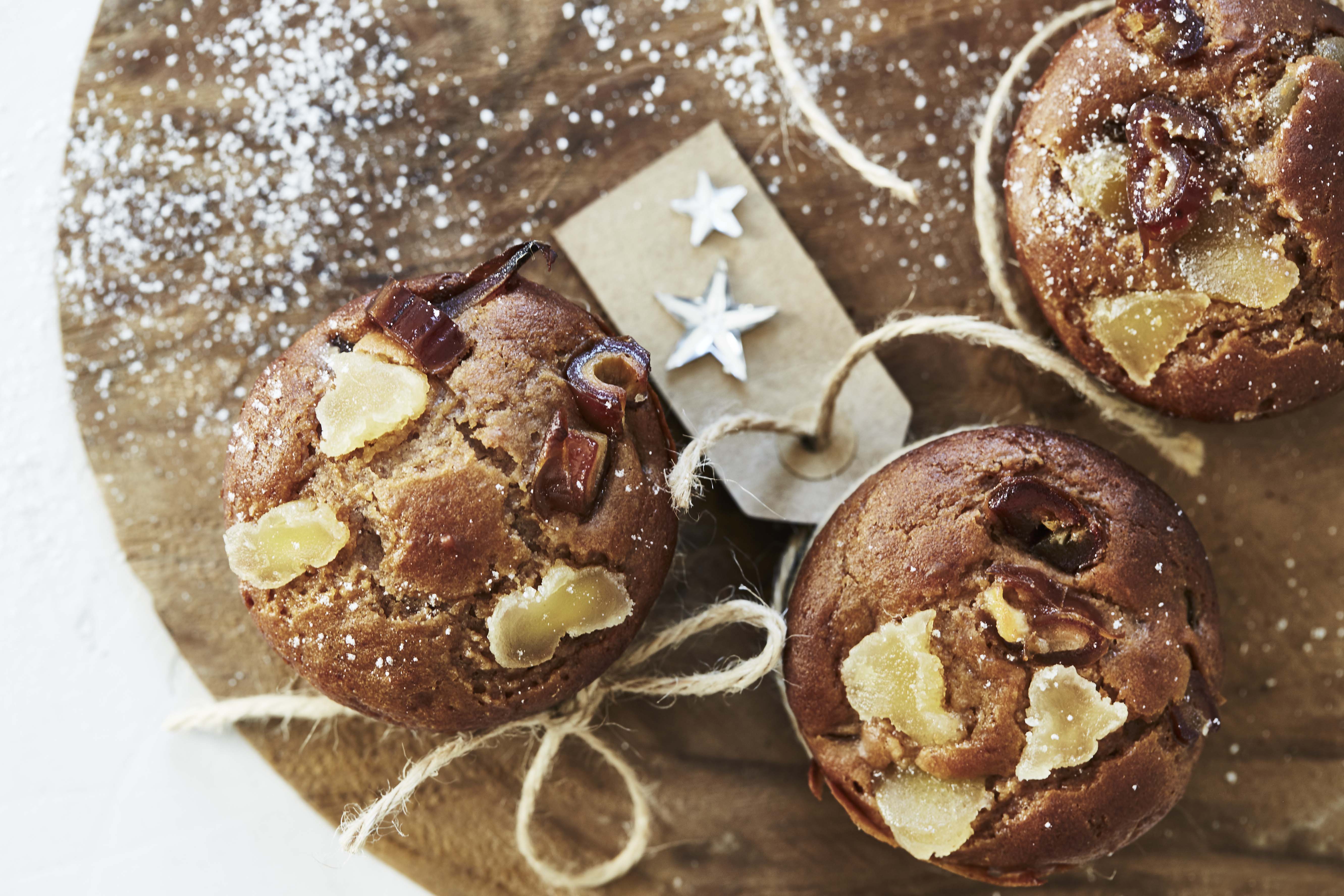 Glutenfreie Brot-Kuchen Muffins mit Datteln und kandiertem Ingwer