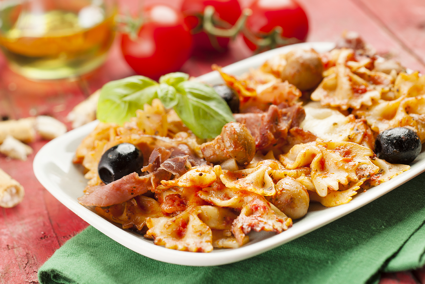 Farfalle al sugo con funghi