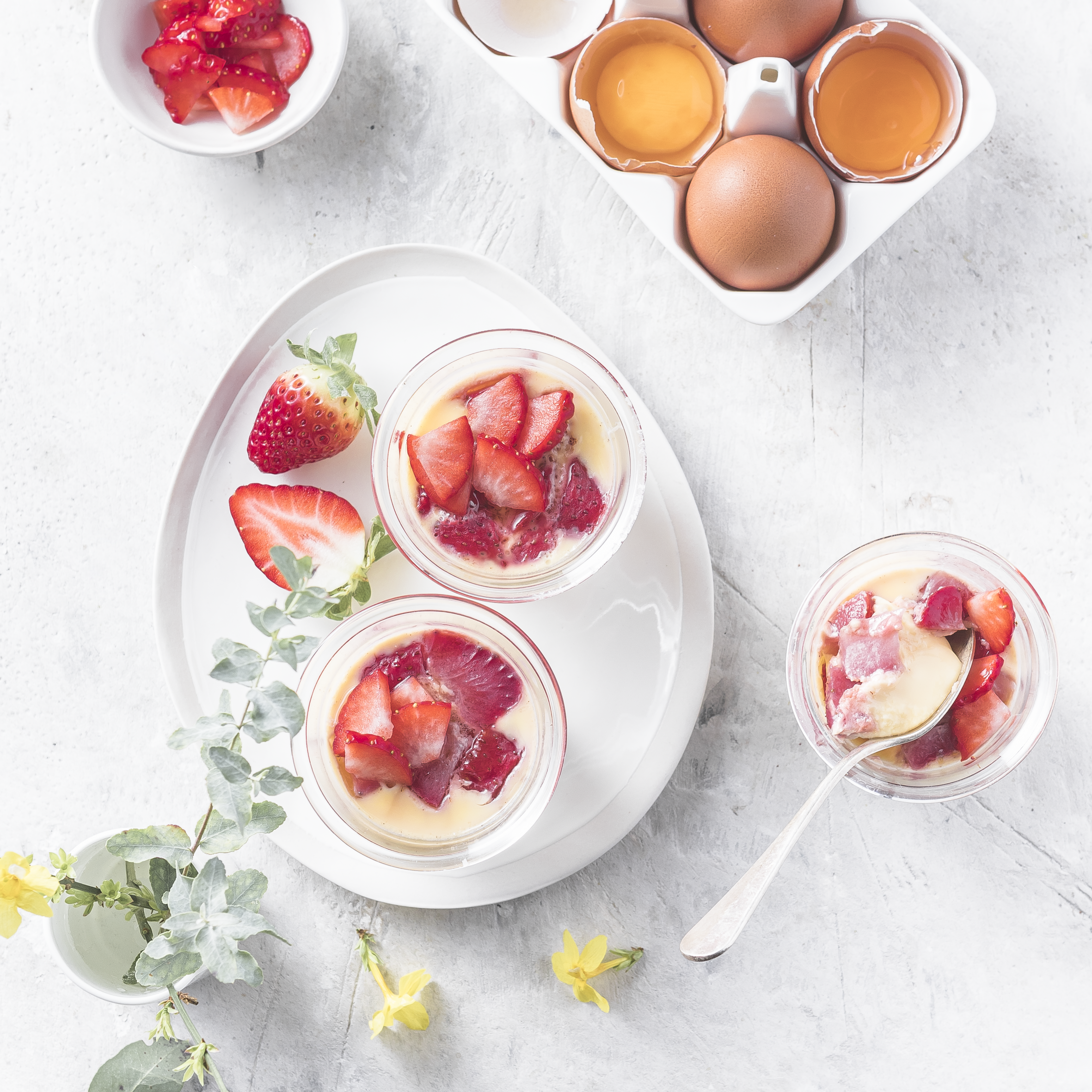 Crema di uova e fragole
