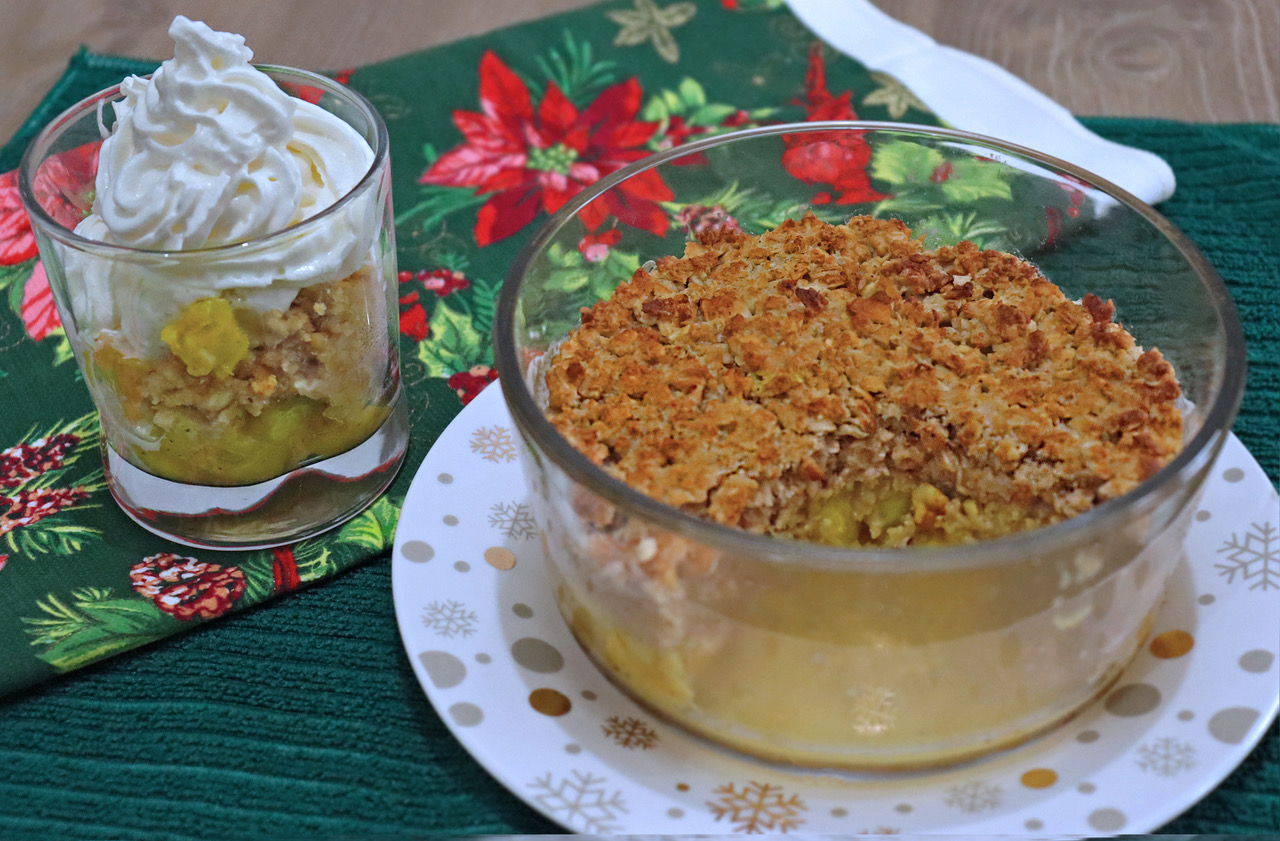Crumble de piña y avena
