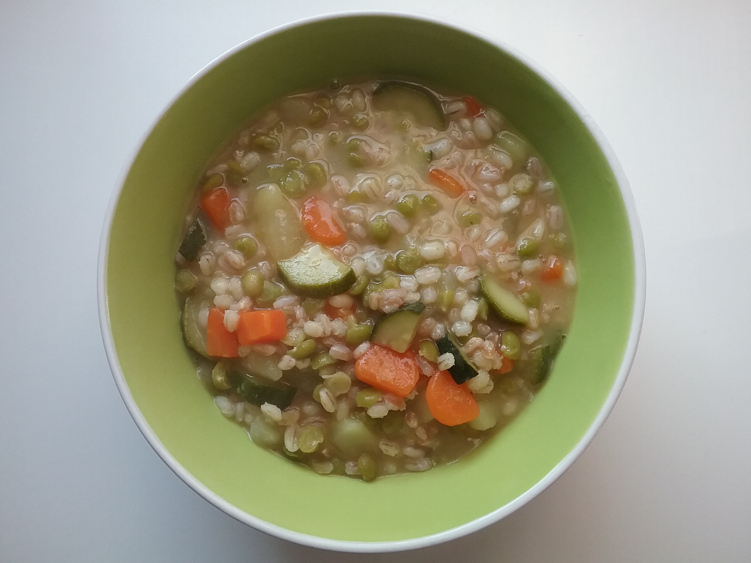 Minestra di verdure con orzo e farro