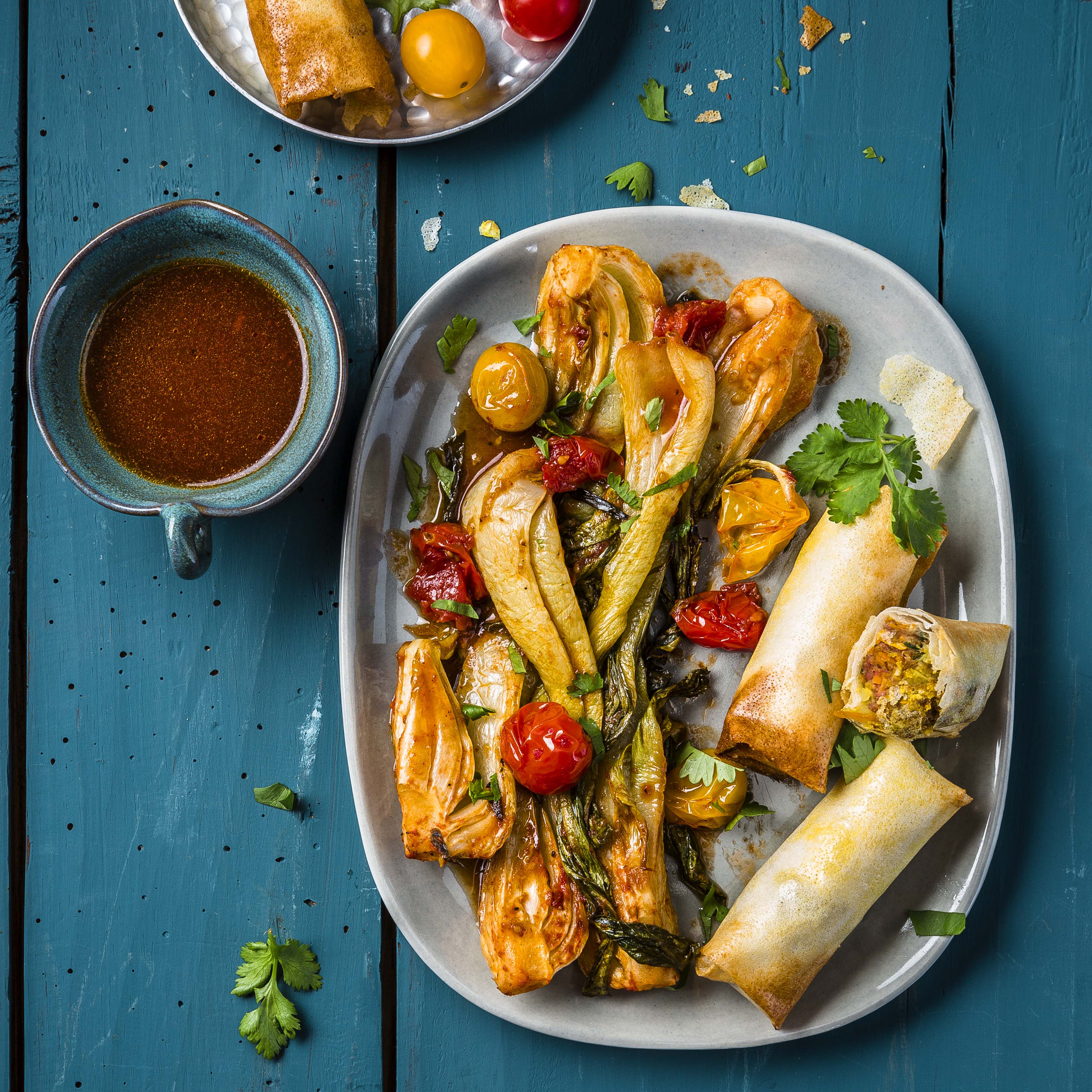 Rindfleisch-Frühlingsrollen, pfannengerührtes Pak Choi