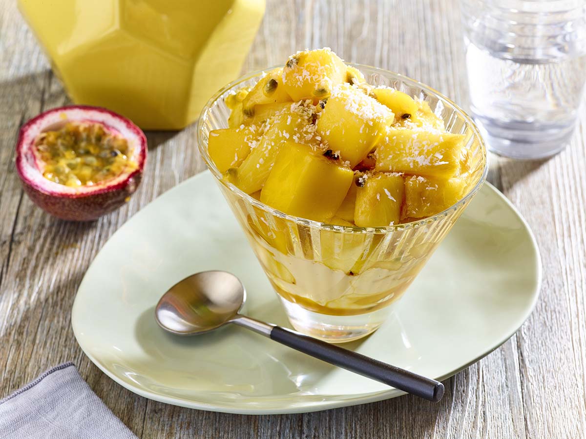 Kokoscreme mit gratinierten Früchten