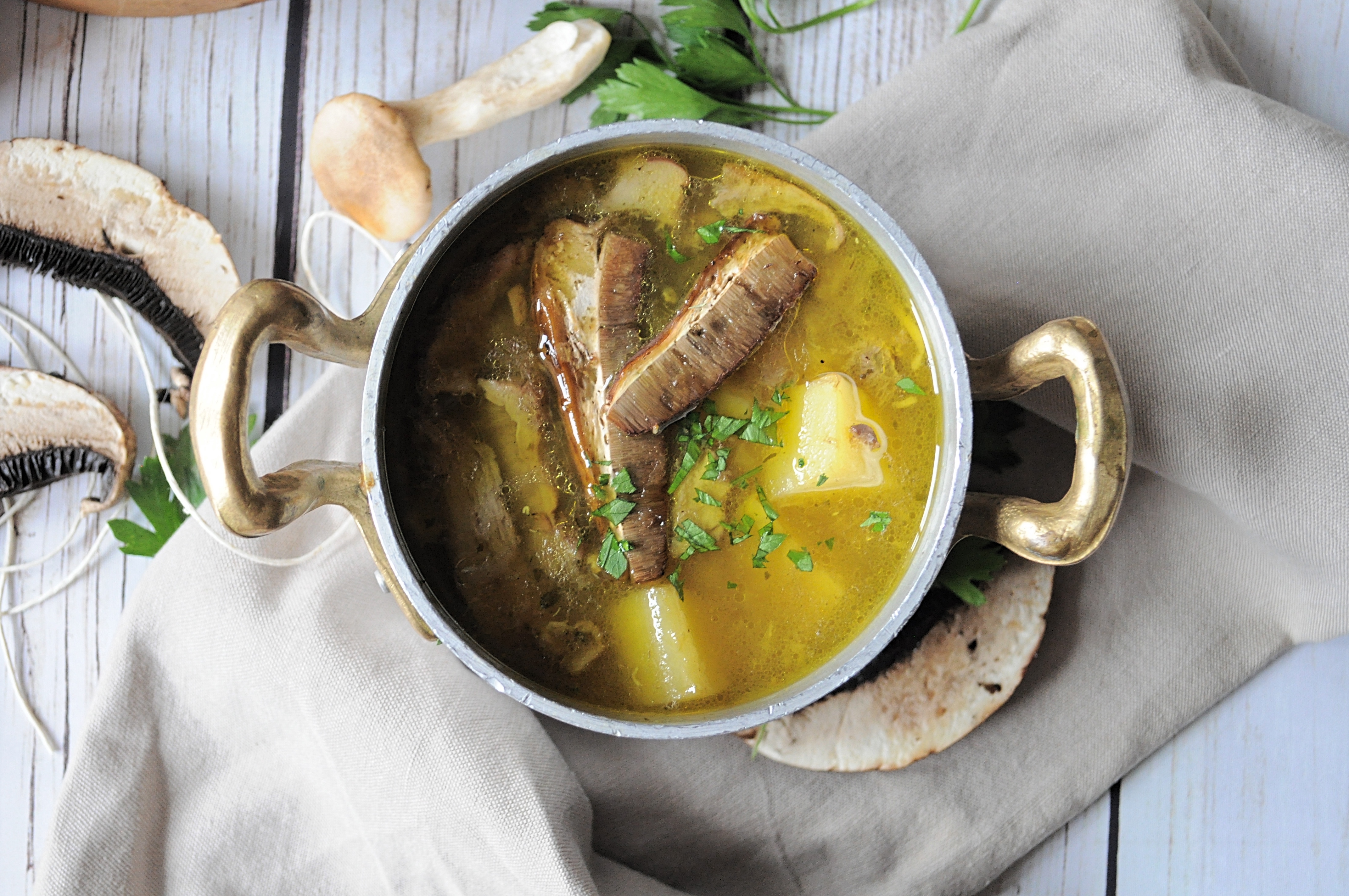 Zuppa di patate e funghi