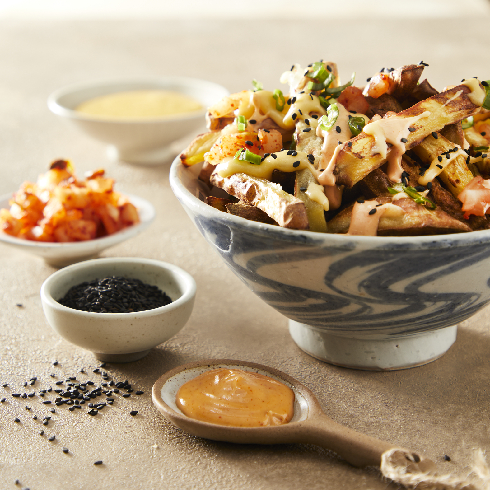 Patatas fritas kimchi coreanas
