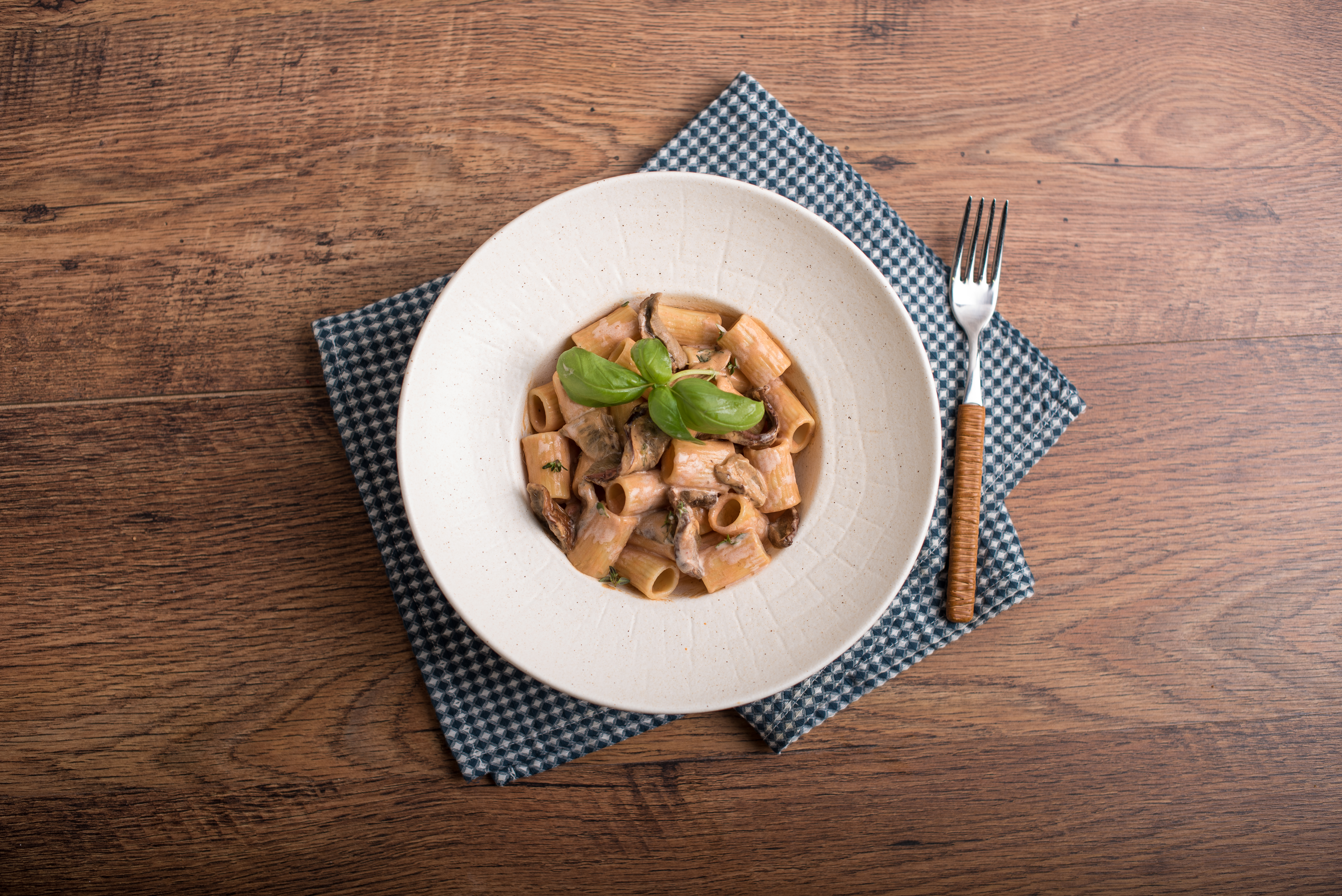 Mezzemaniche piccanti ai funghi