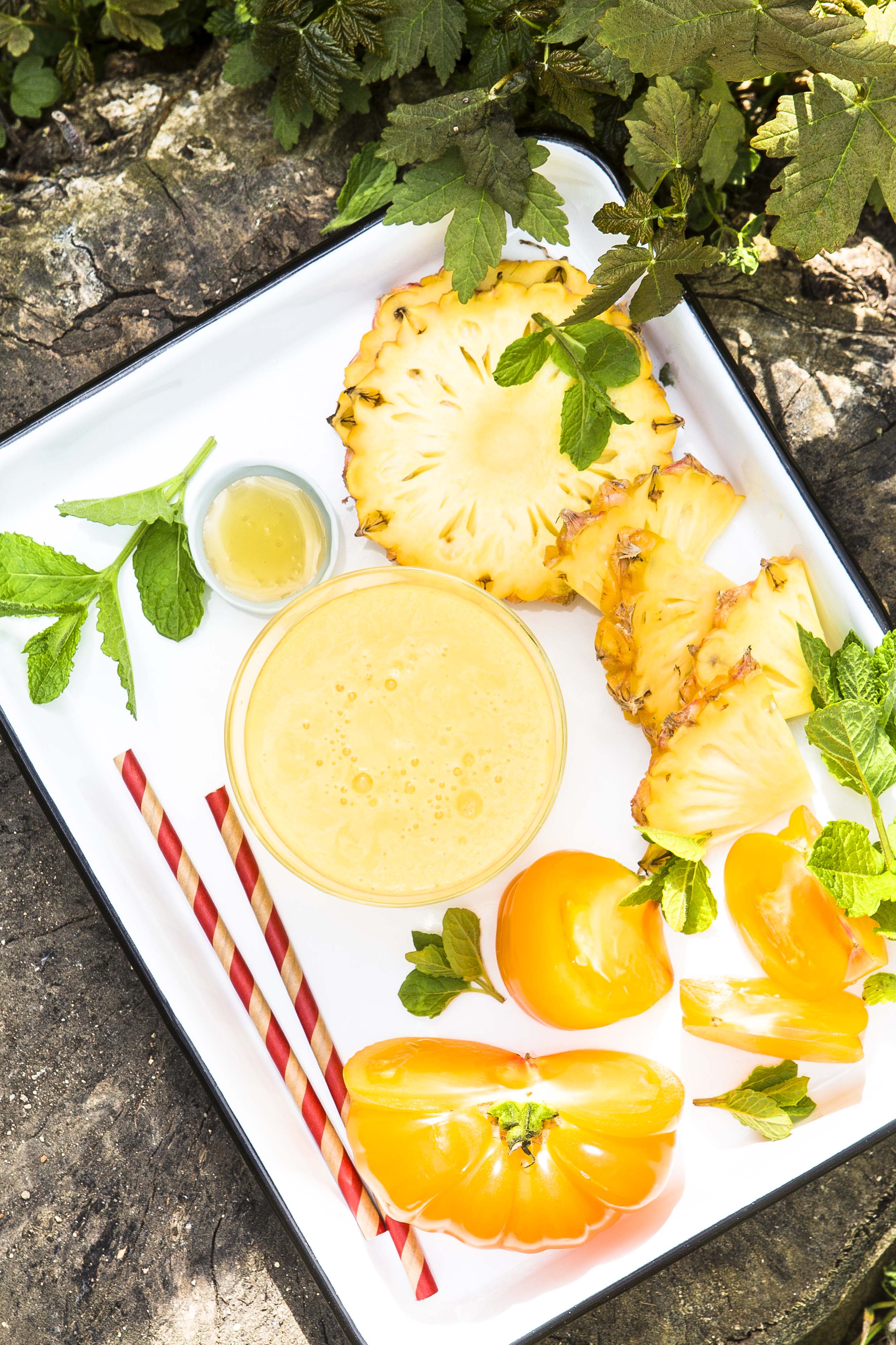 Sopa de pimiento frío y piña
