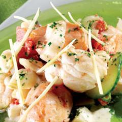 Gedünsteter Fisch mit Tomaten und Fenchel