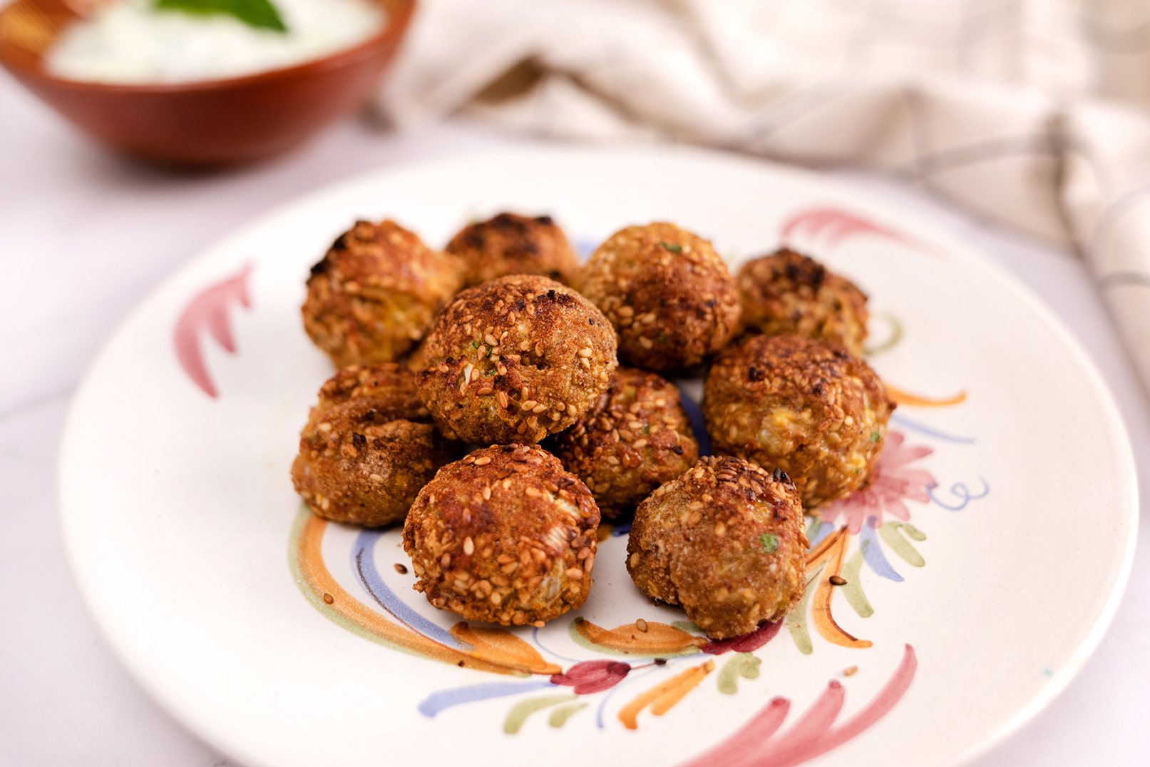 Albóndigas de cordero con salsa de yogur y menta