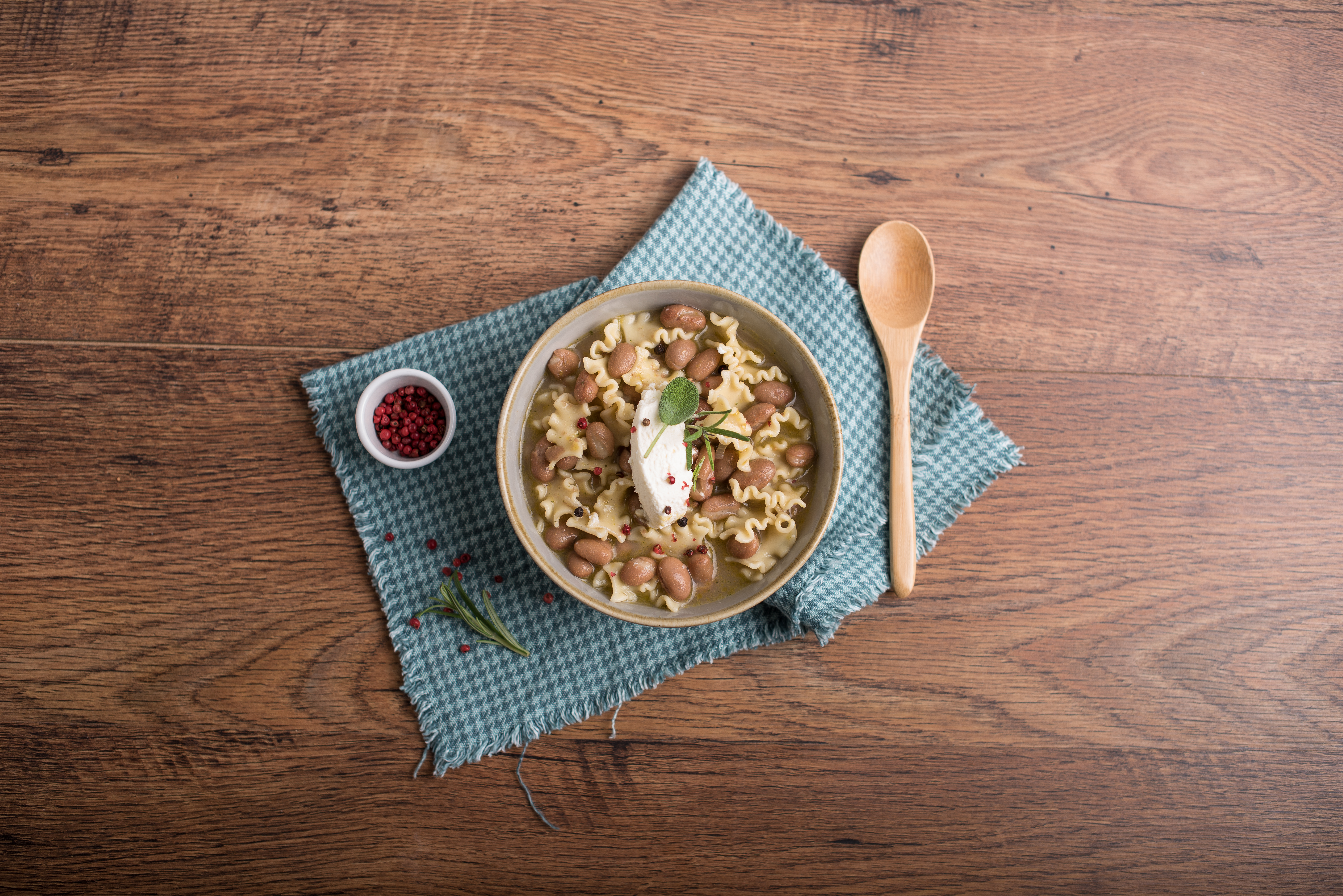 Pasta e fagioli con robiola