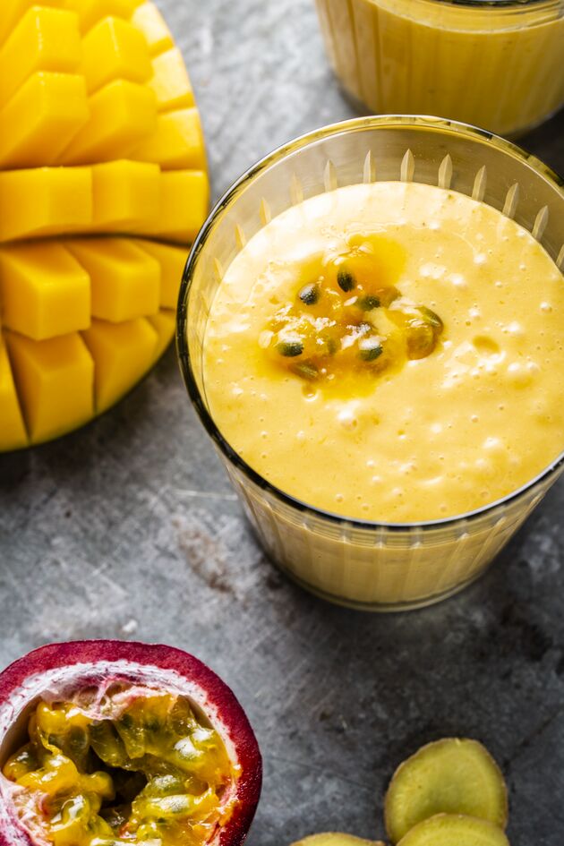 Smoothie van mango, chiazaadjes en havermelk
