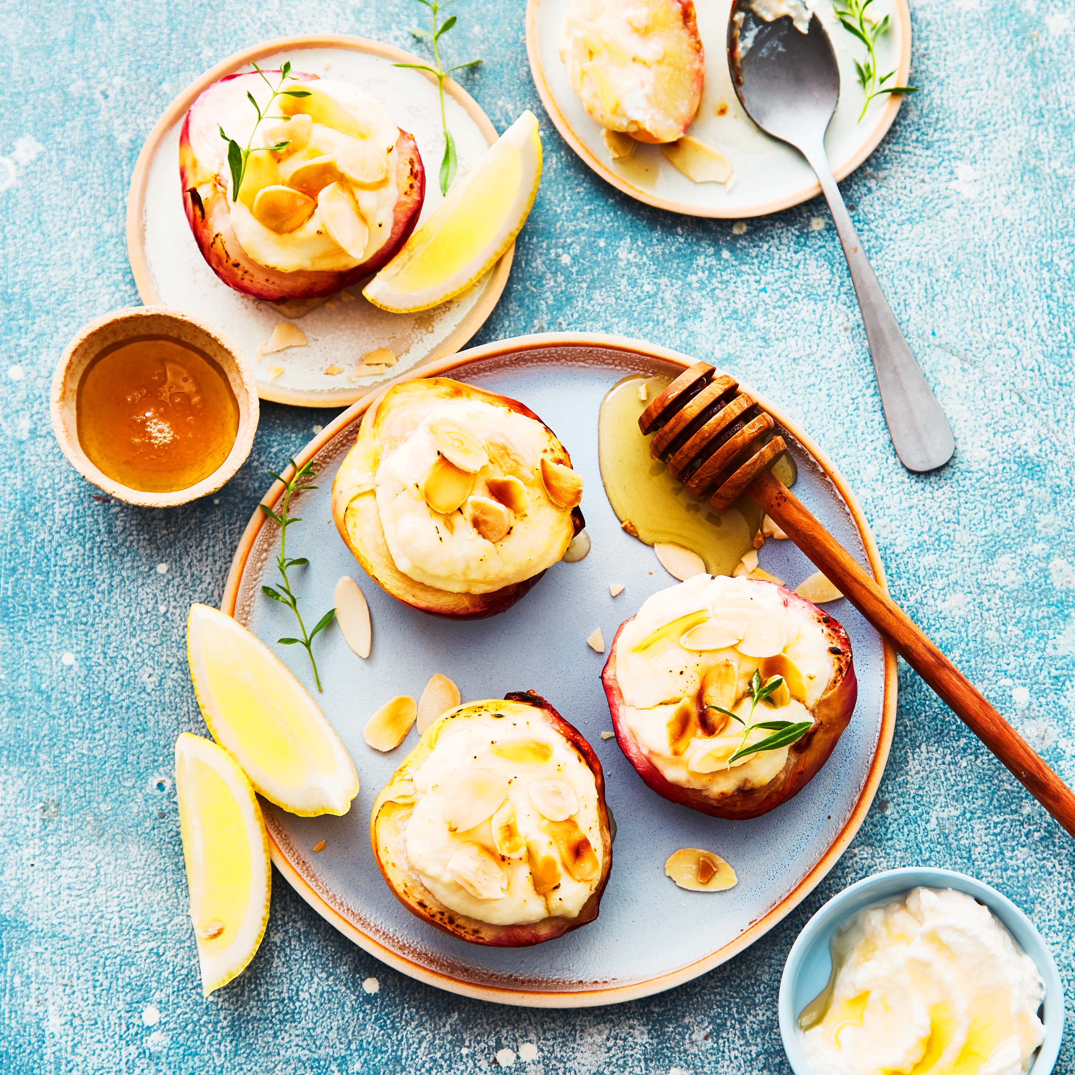 Nectarinas com mel e ricotta